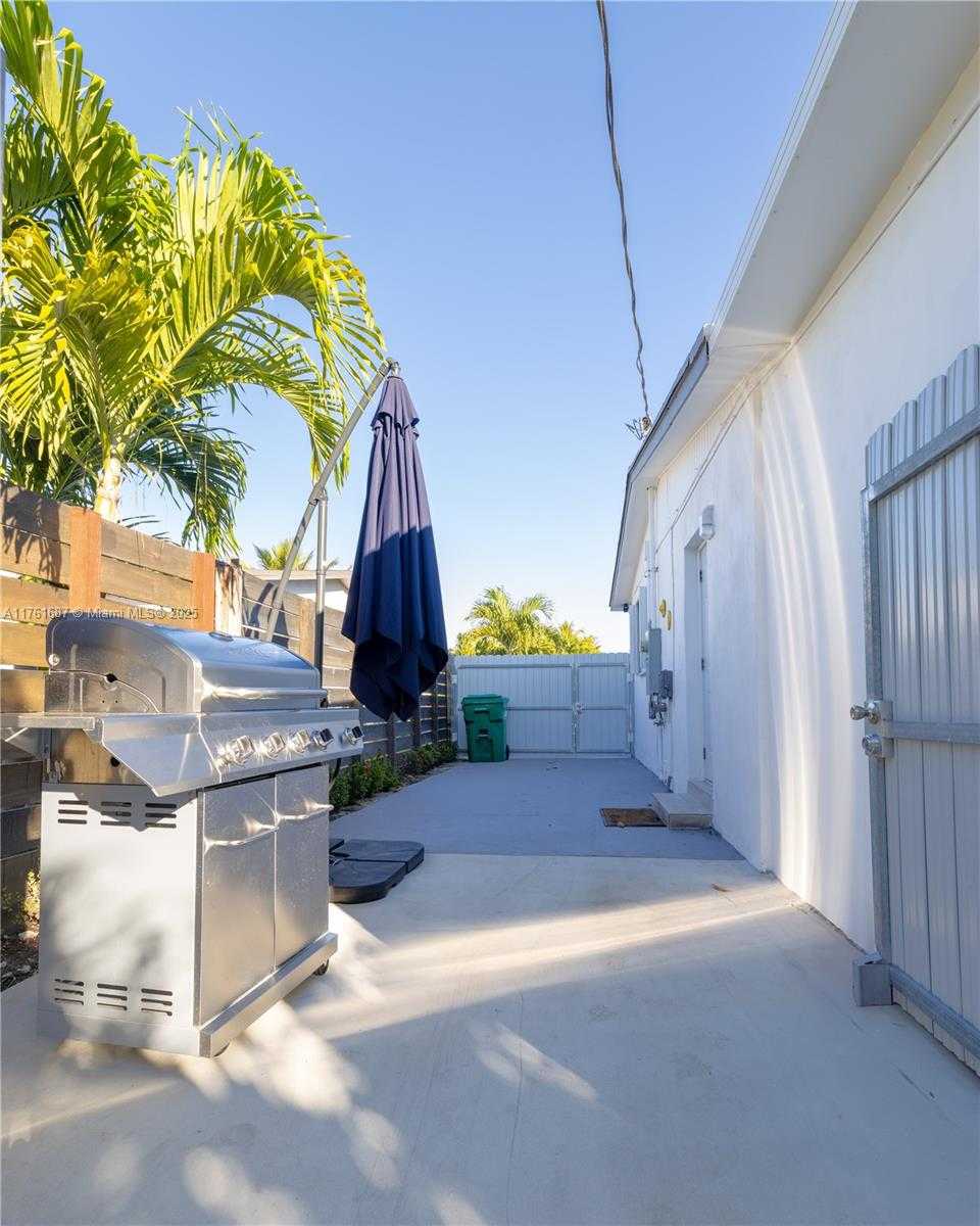 Small Image of 19600 GULFSTREAM RD, Cutler Bay Number 33