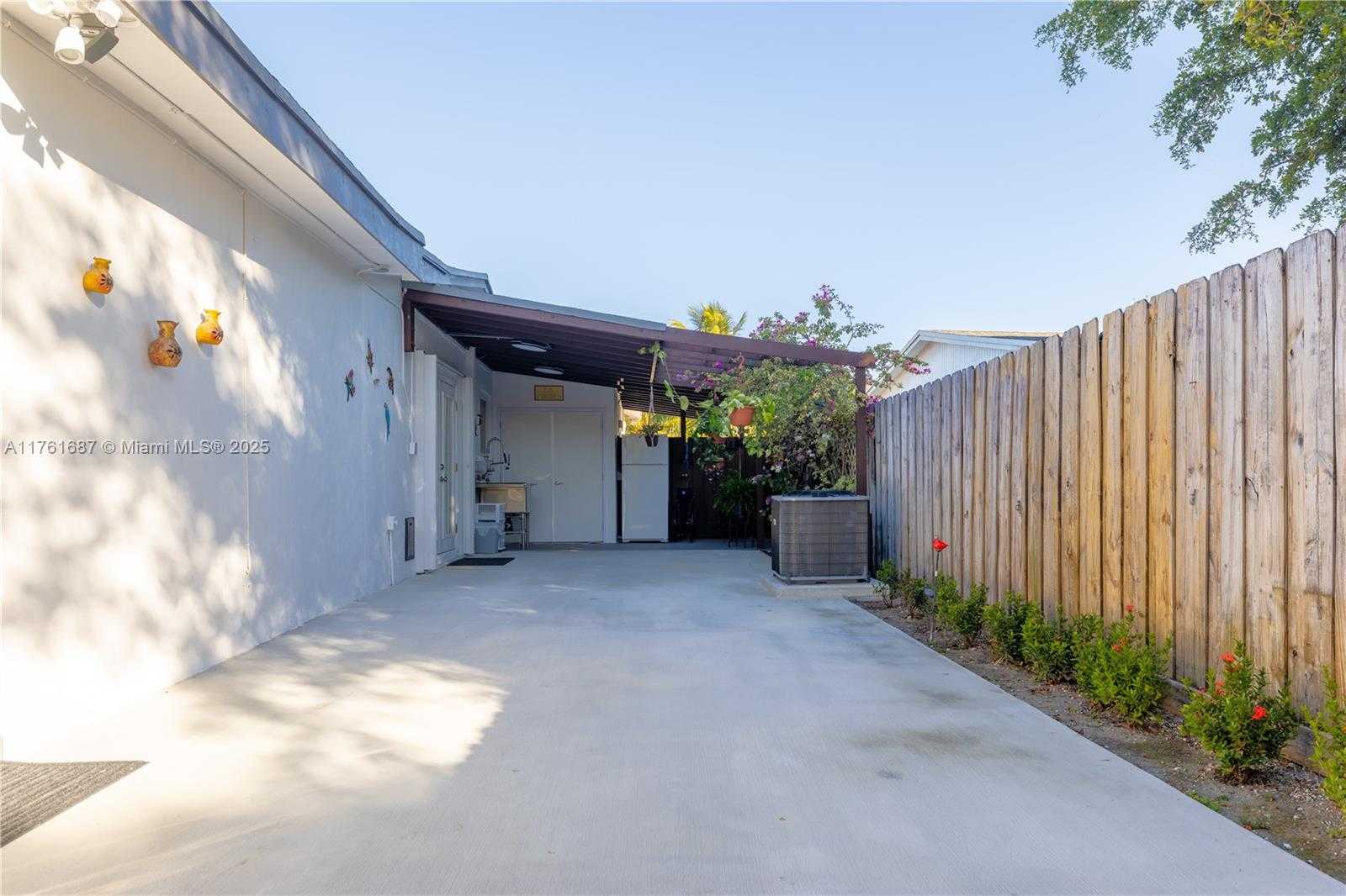 Small Image of 19600 GULFSTREAM RD, Cutler Bay Number 37