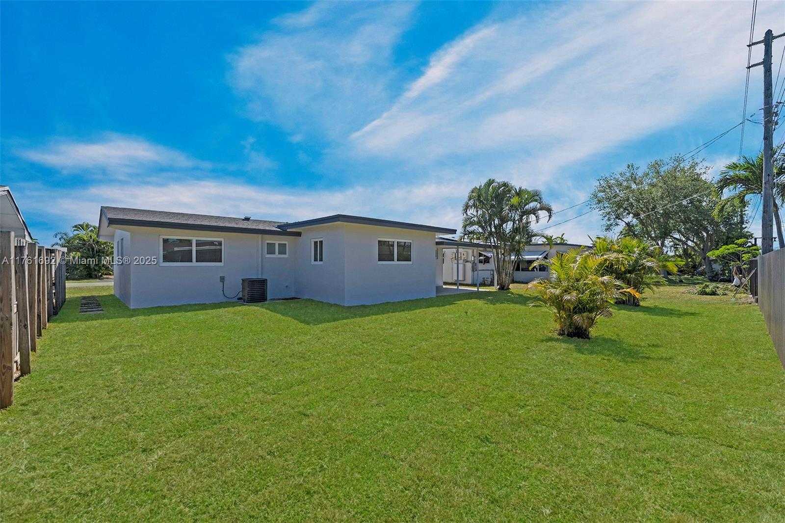 Small Image of 8621 NORTH WEST 15TH CT, Pembroke Pines Number 34