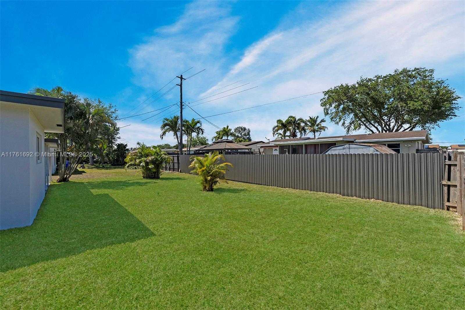 Small Image of 8621 NORTH WEST 15TH CT, Pembroke Pines Number 35
