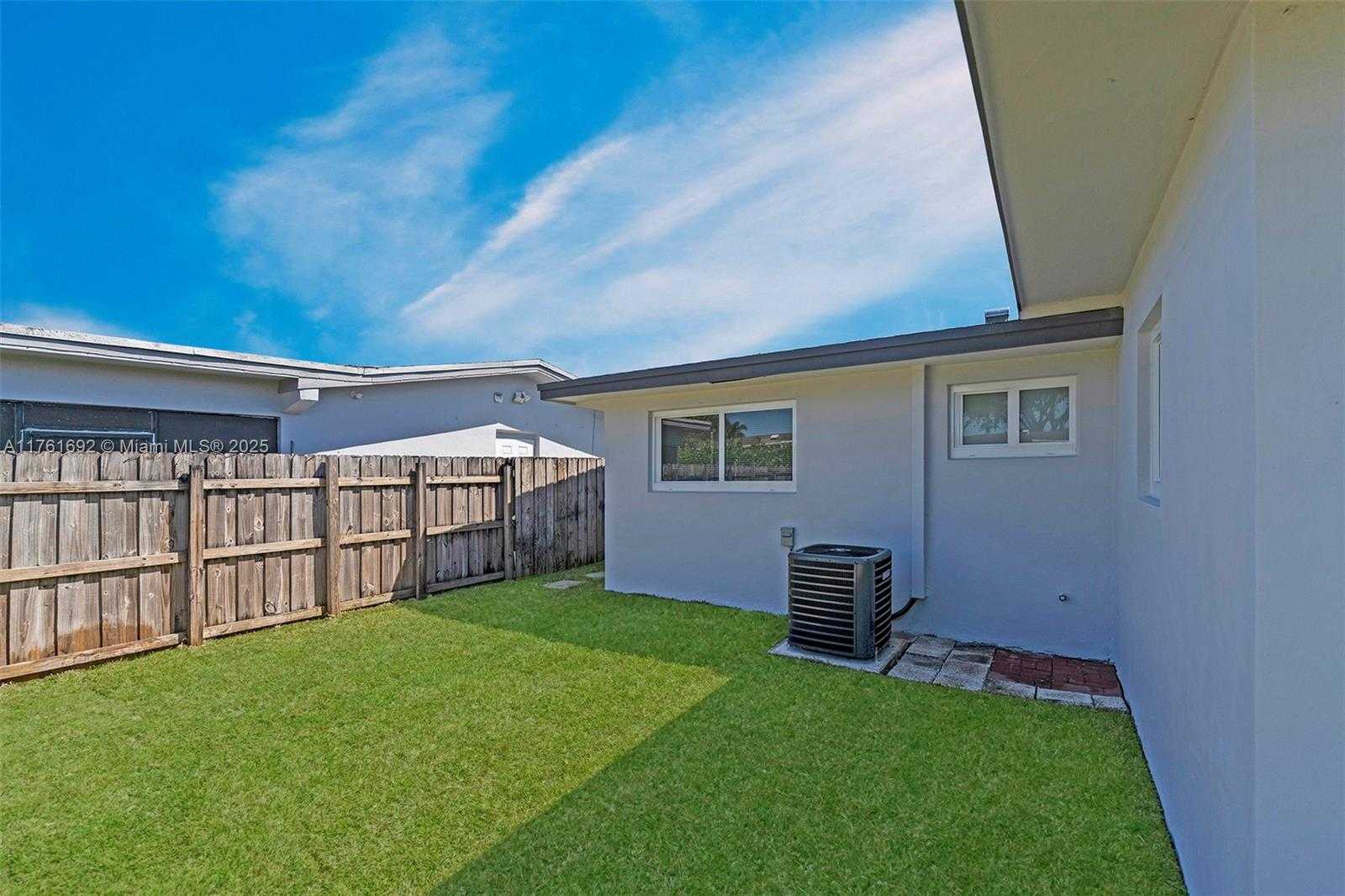 Small Image of 8621 NORTH WEST 15TH CT, Pembroke Pines Number 36