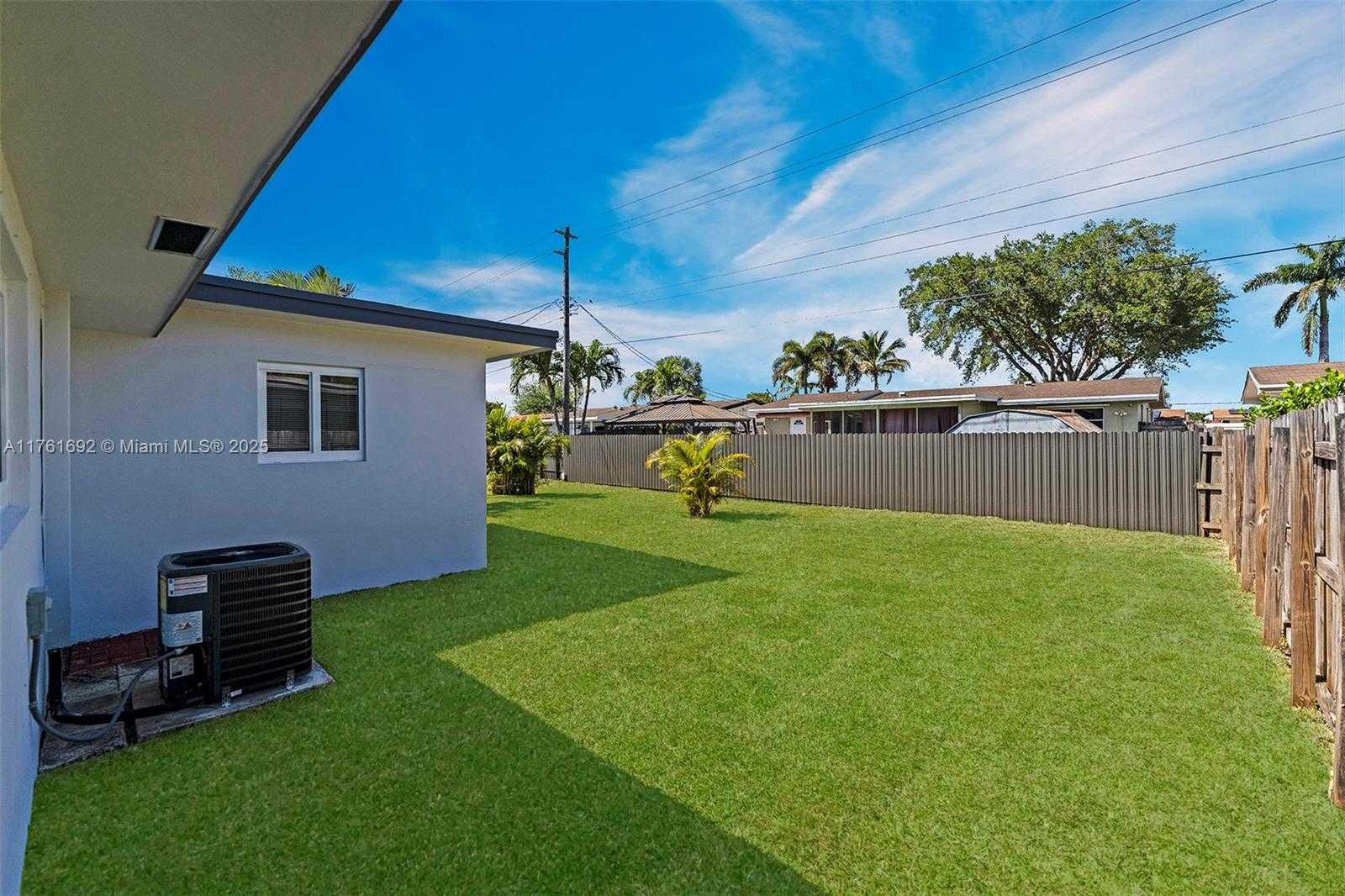 Small Image of 8621 NORTH WEST 15TH CT, Pembroke Pines Number 37