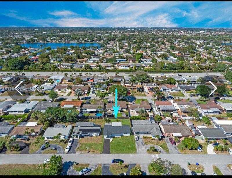 Small Image of 8621 NORTH WEST 15TH CT, Pembroke Pines Number 43