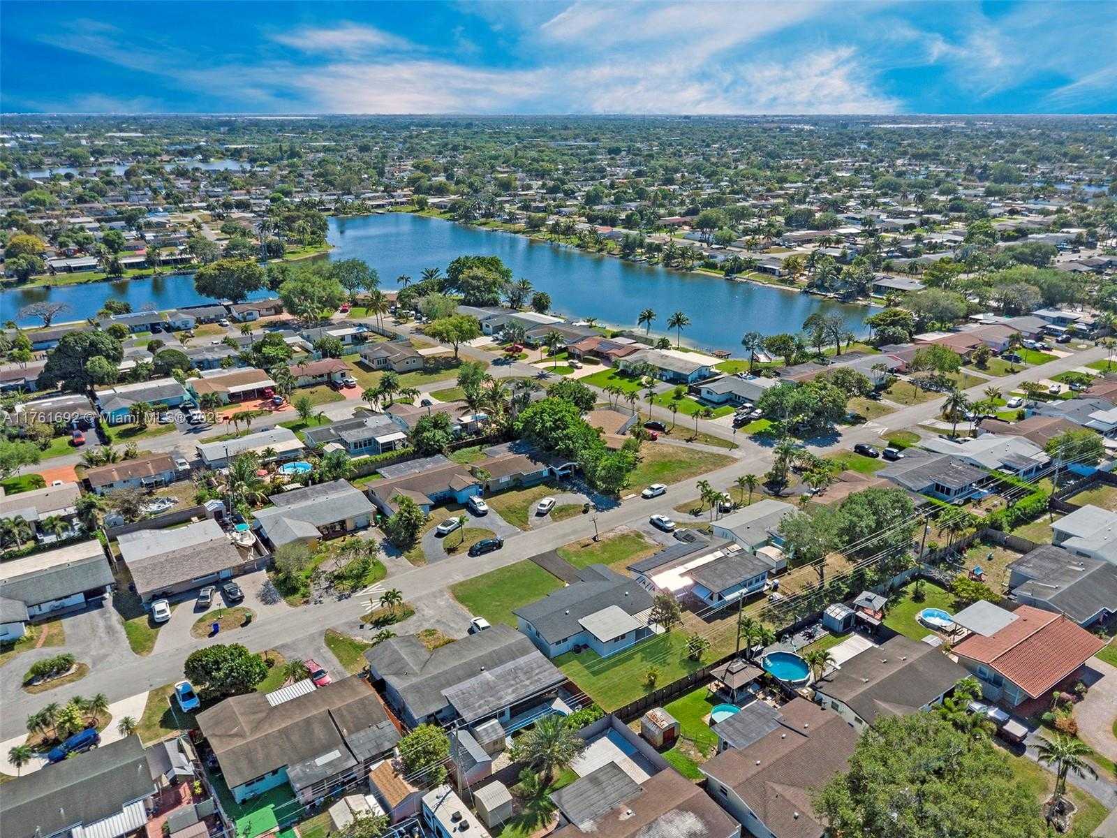 Small Image of 8621 NORTH WEST 15TH CT, Pembroke Pines Number 45
