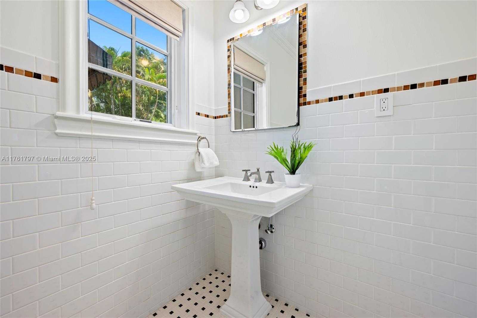 Small Image of 341 NORTH EAST 92ND ST, Miami Shores Number 35