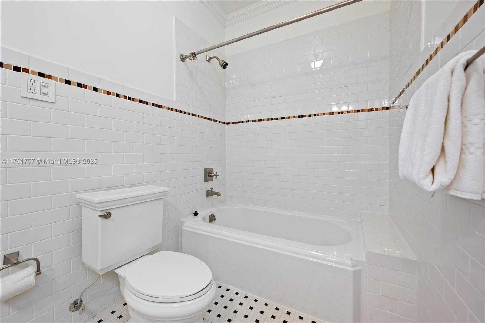 Small Image of 341 NORTH EAST 92ND ST, Miami Shores Number 36