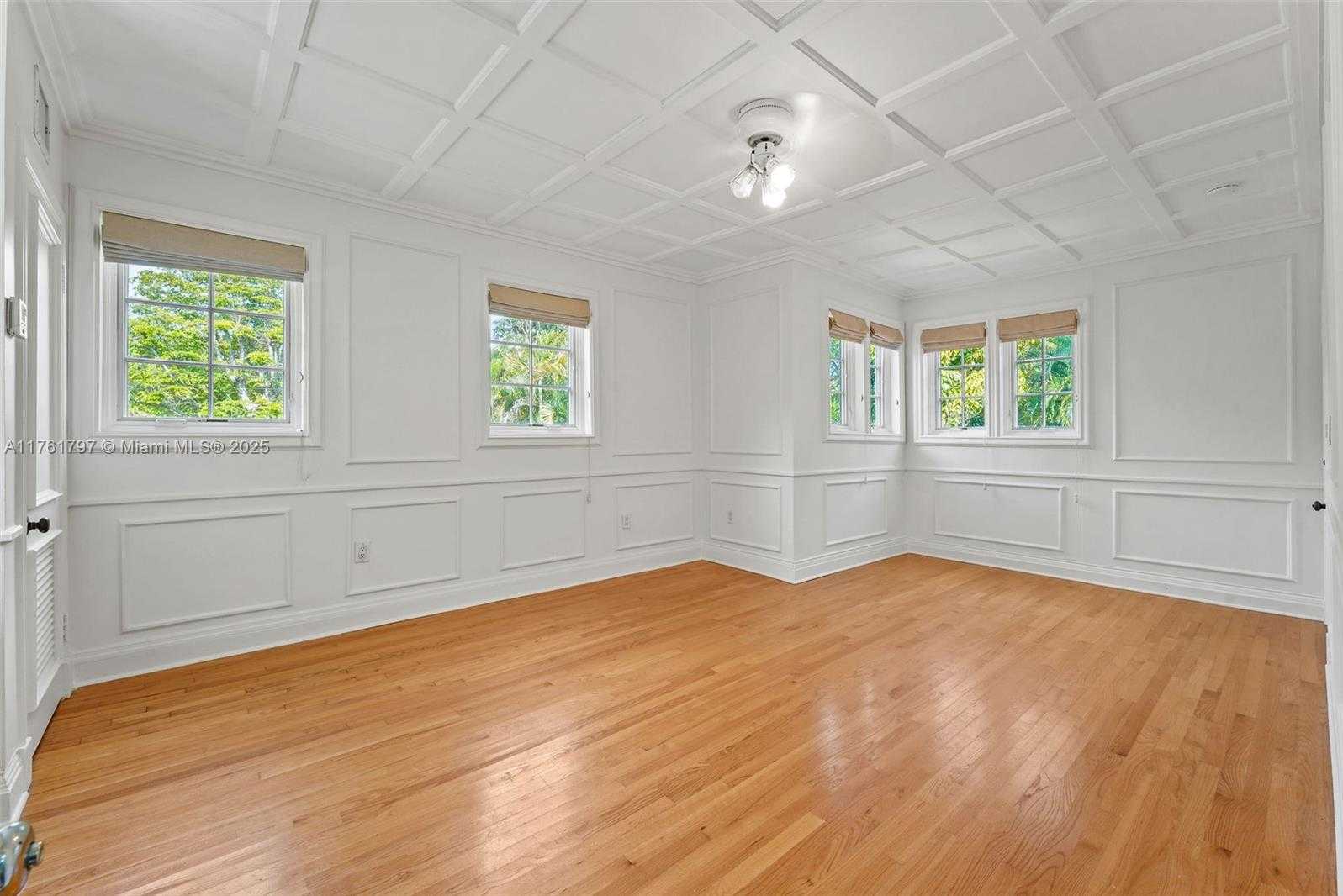 Small Image of 341 NORTH EAST 92ND ST, Miami Shores Number 42