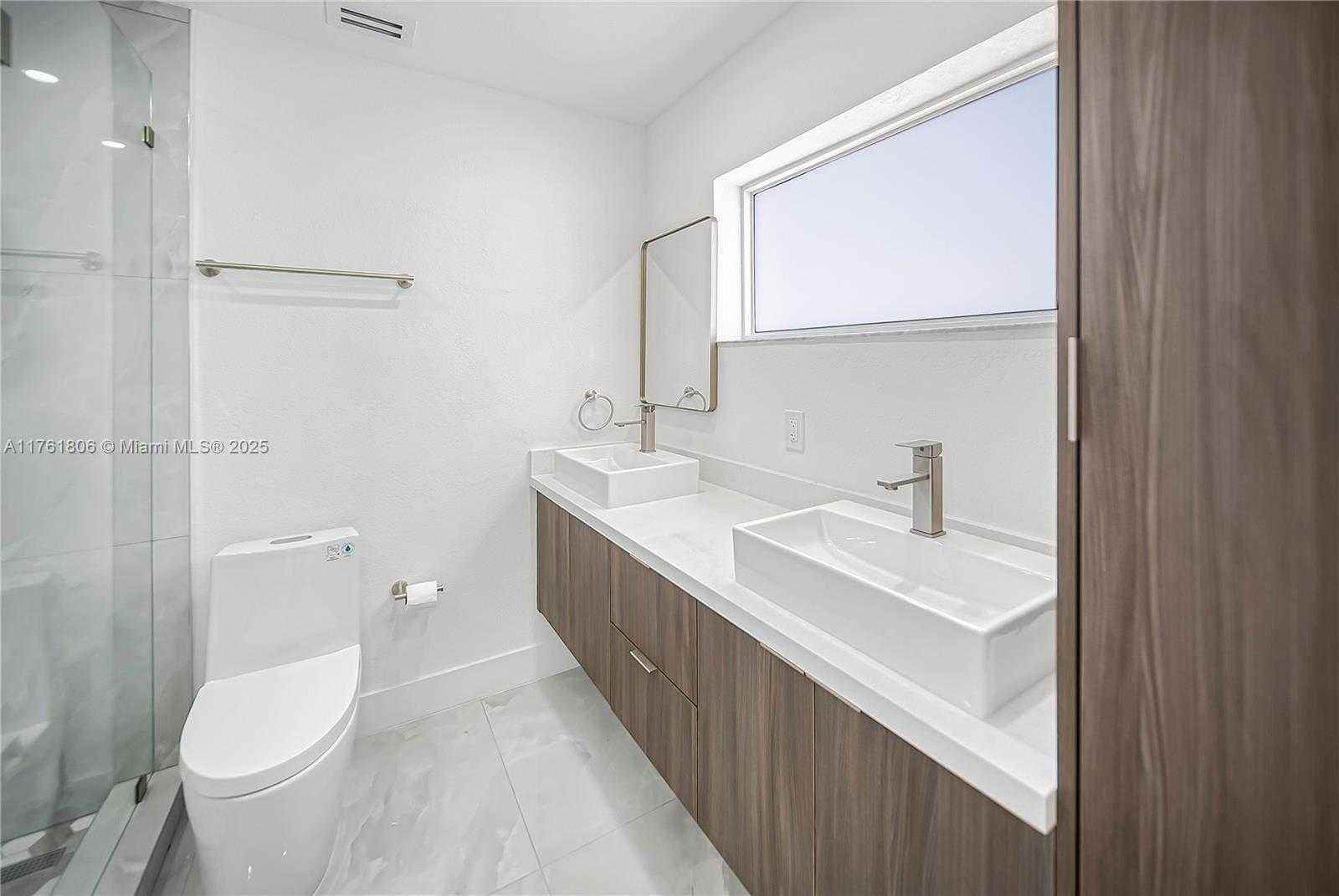 Small Image of 2001 NORTH WEST 33RD ST, Oakland Park Number 10