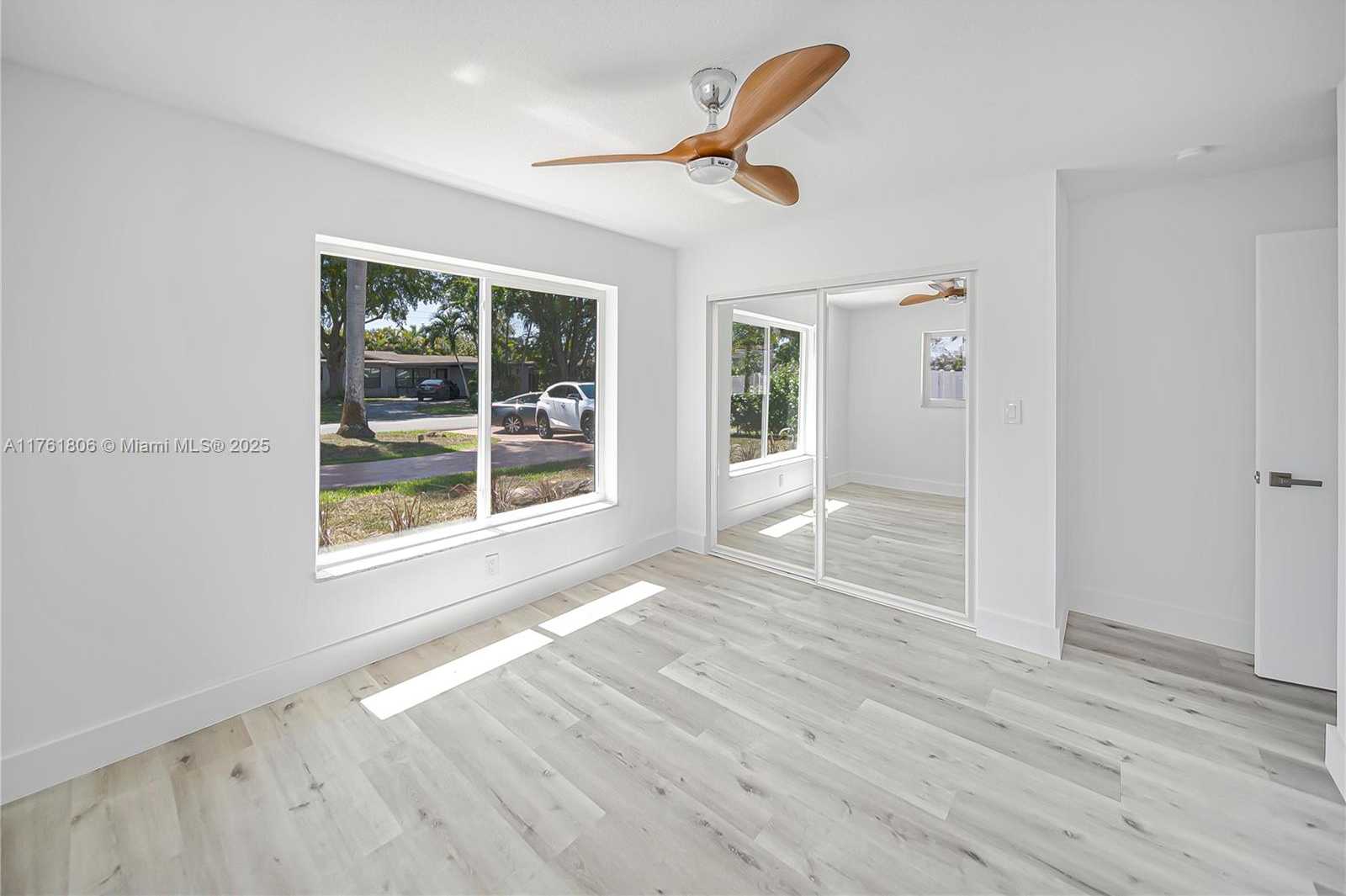 Small Image of 2001 NORTH WEST 33RD ST, Oakland Park Number 16