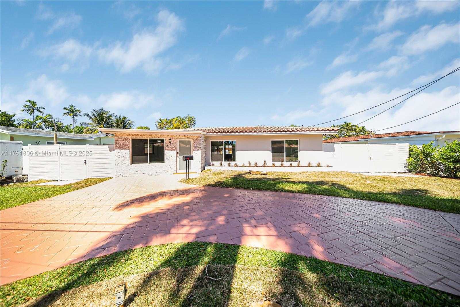 Small Image of 2001 NORTH WEST 33RD ST, Oakland Park Number 22