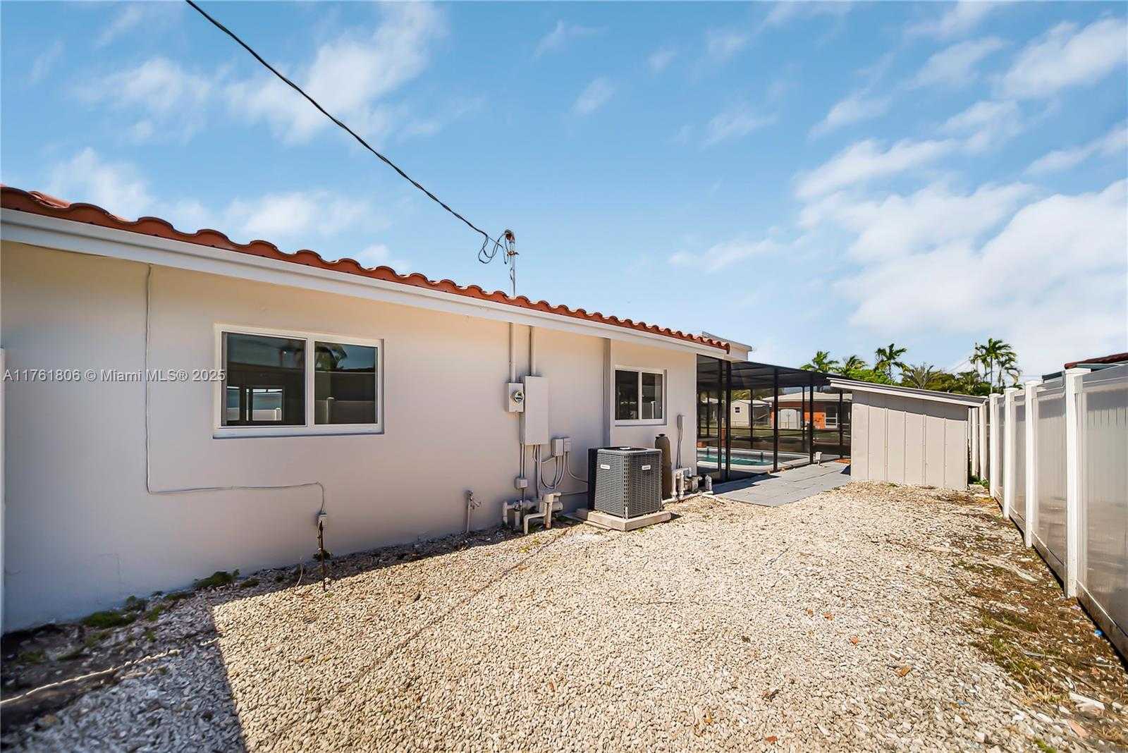 Small Image of 2001 NORTH WEST 33RD ST, Oakland Park Number 30