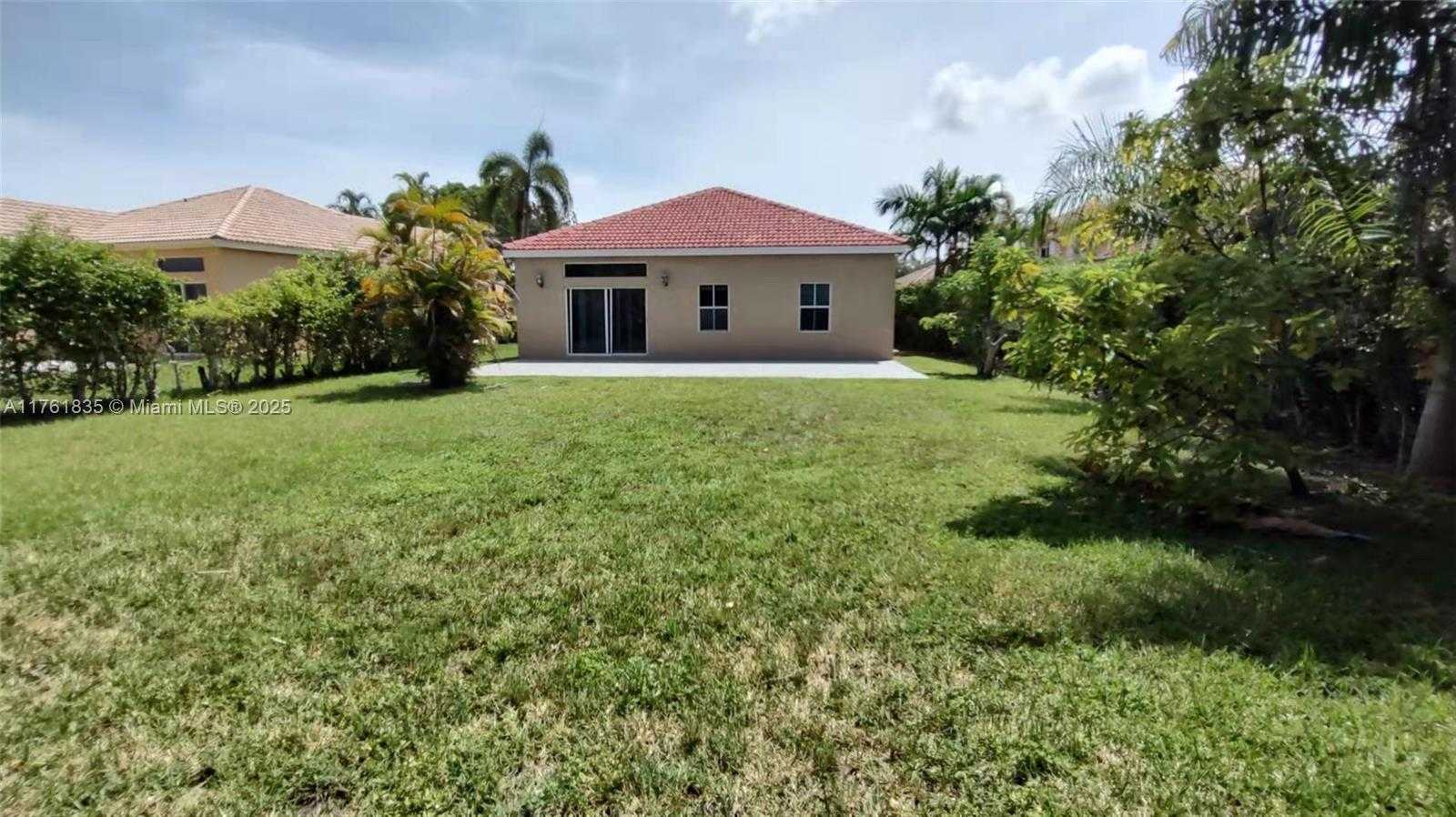 Small Image of 675 MAPLEWOOD CT, Weston Number 2