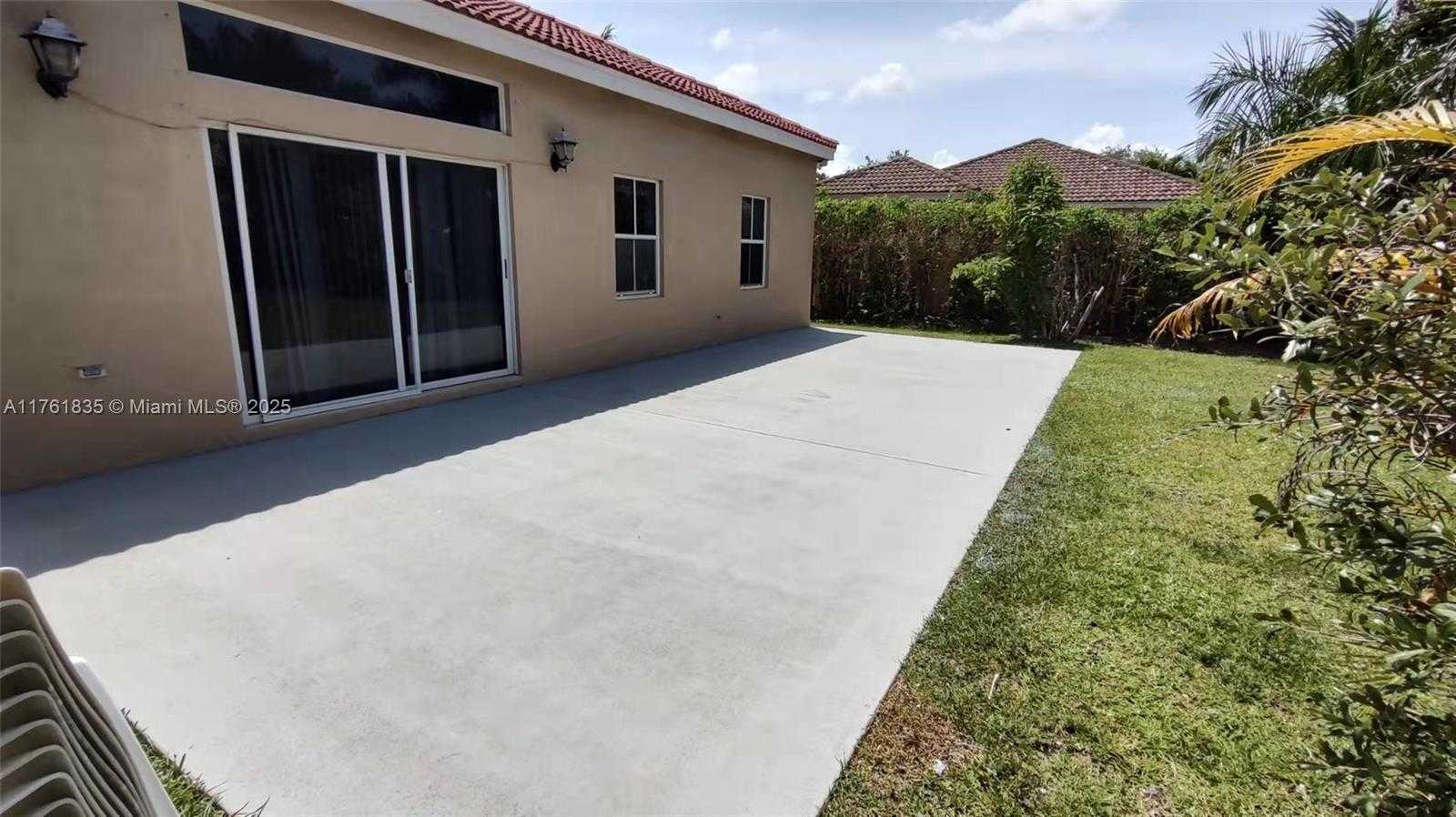 Small Image of 675 MAPLEWOOD CT, Weston Number 20