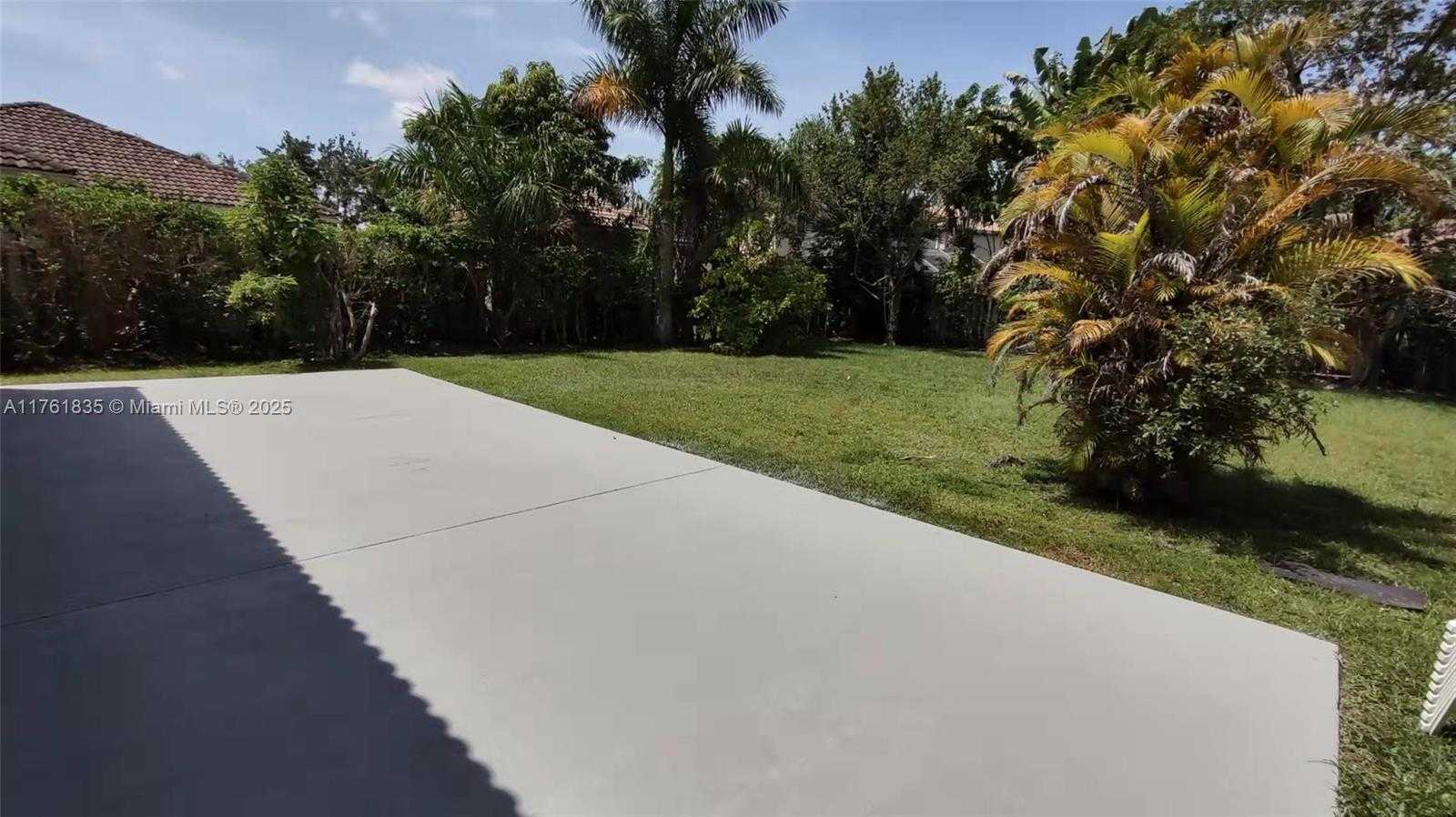 Small Image of 675 MAPLEWOOD CT, Weston Number 21