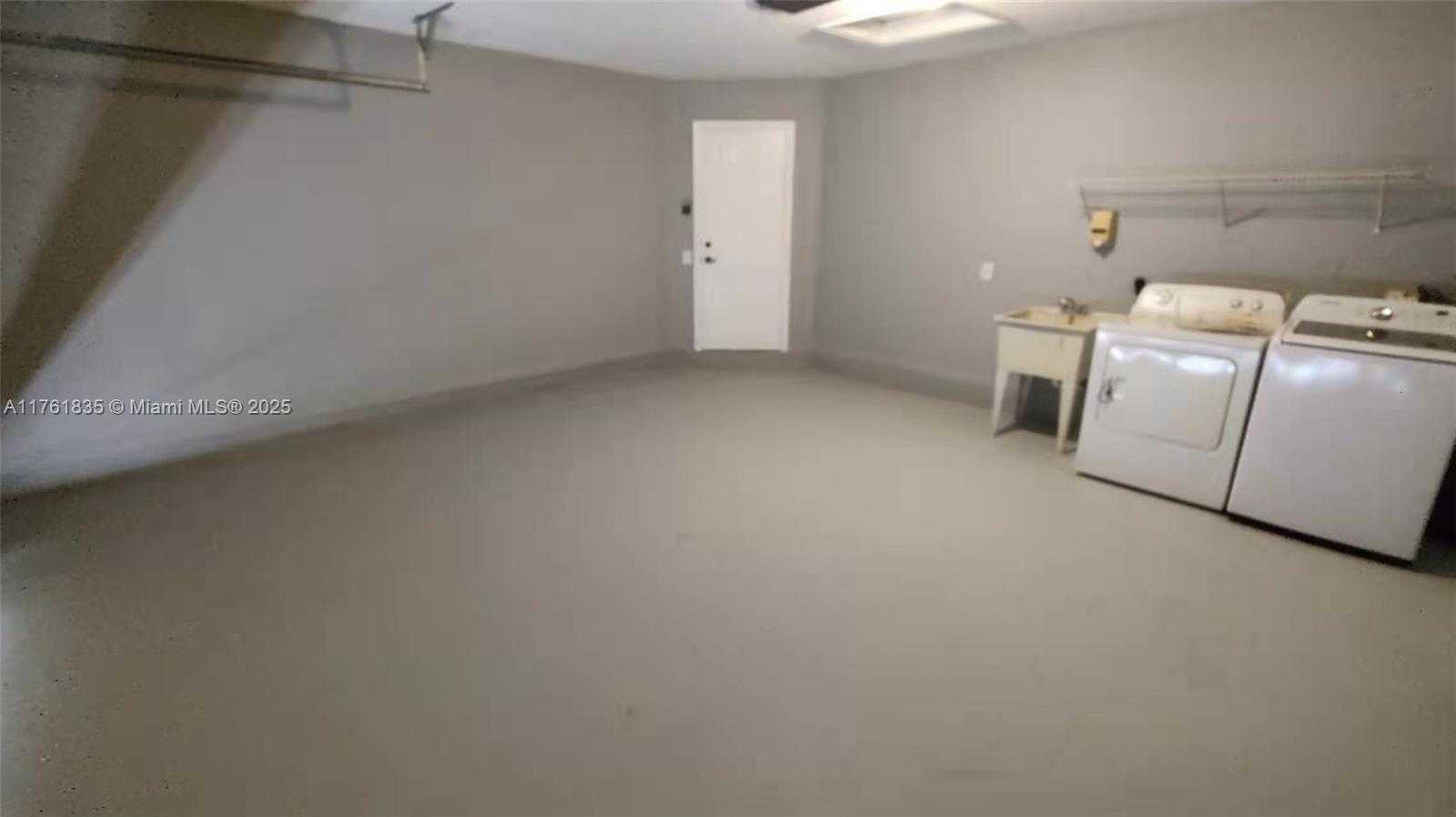 Small Image of 675 MAPLEWOOD CT, Weston Number 23