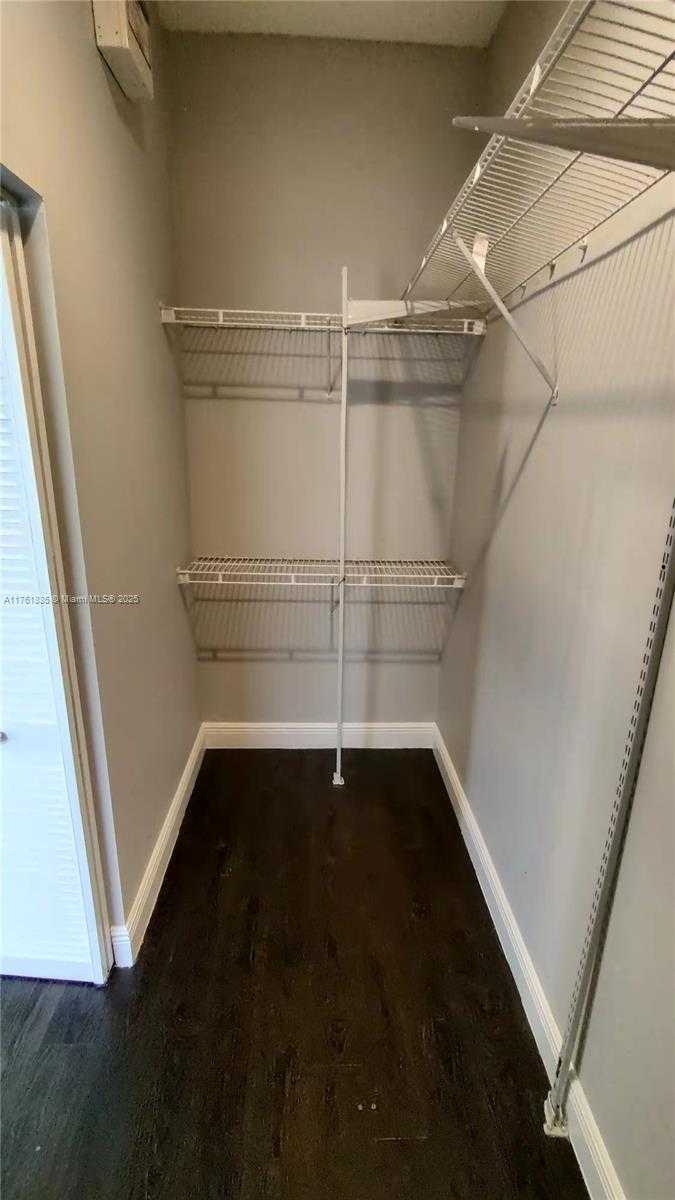 Small Image of 675 MAPLEWOOD CT, Weston Number 25
