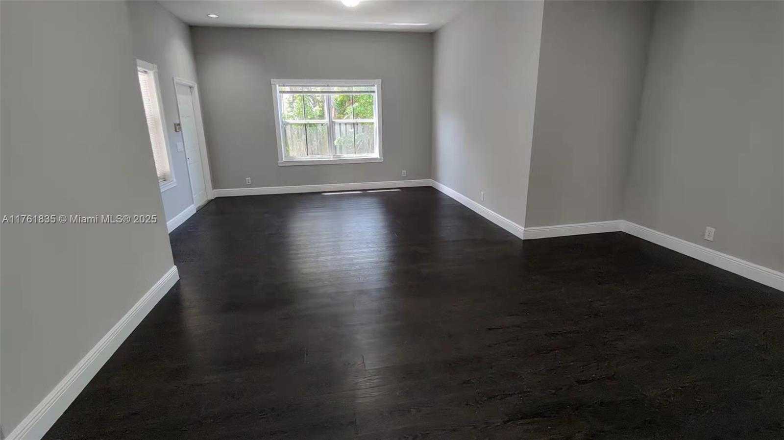 Small Image of 675 MAPLEWOOD CT, Weston Number 3