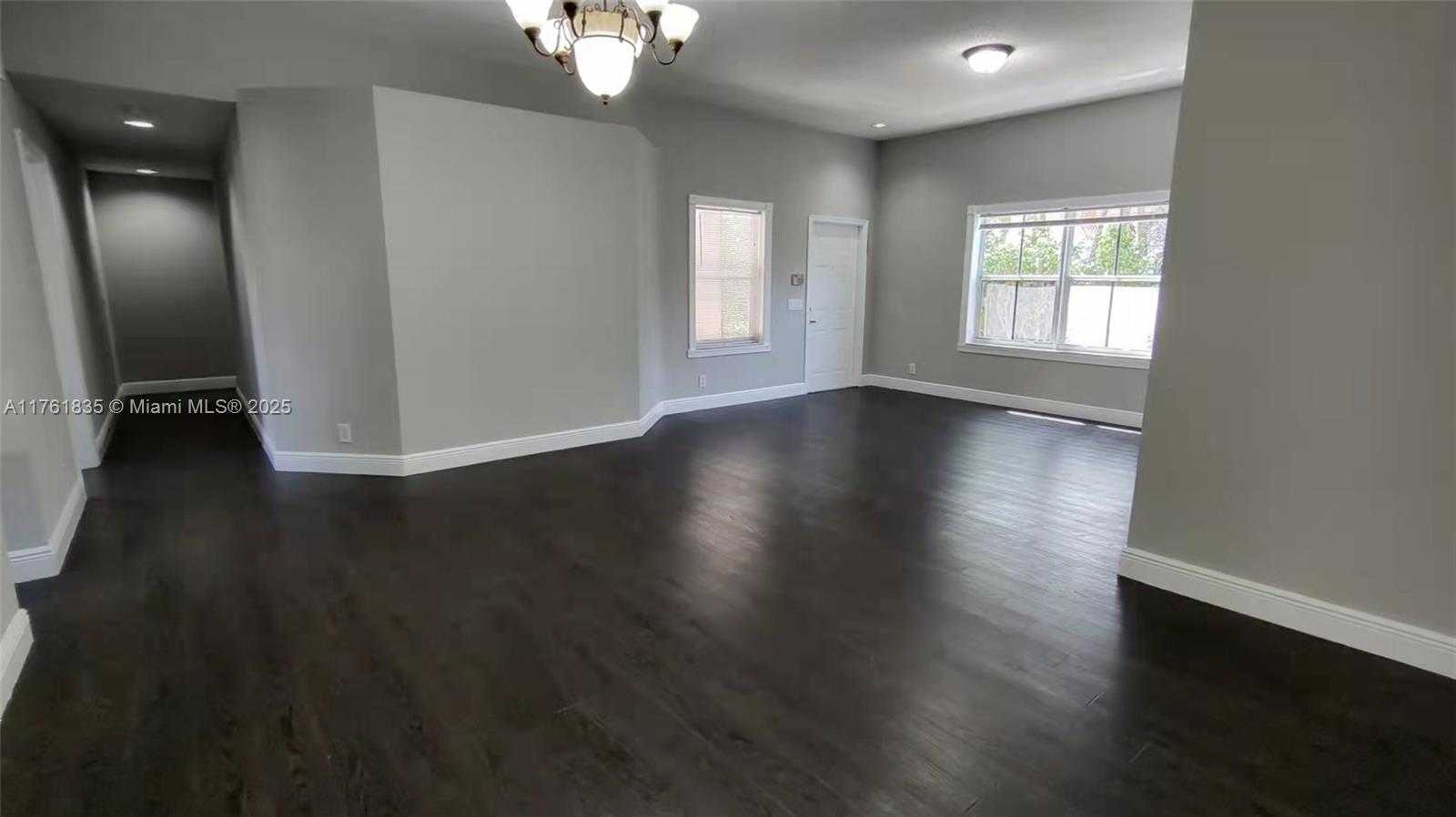 Small Image of 675 MAPLEWOOD CT, Weston Number 5