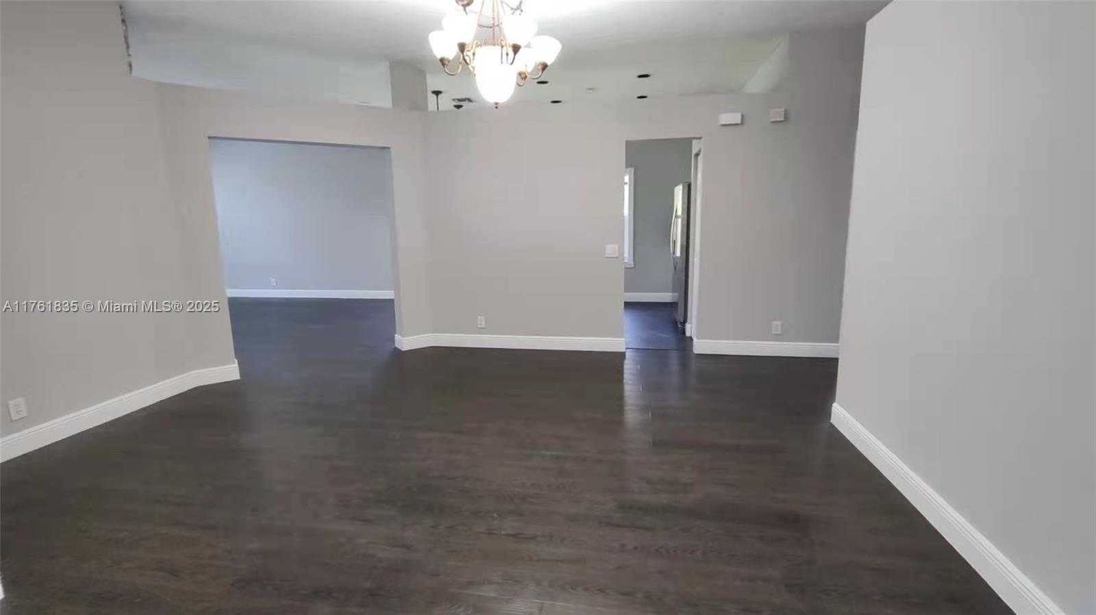 Small Image of 675 MAPLEWOOD CT, Weston Number 6