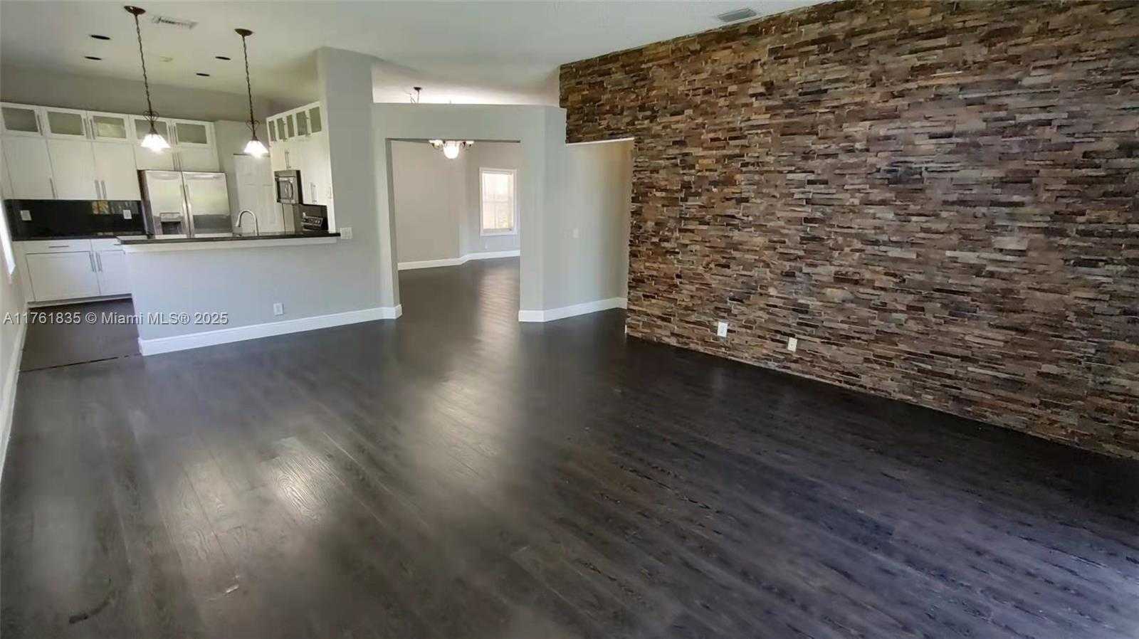 Small Image of 675 MAPLEWOOD CT, Weston Number 7