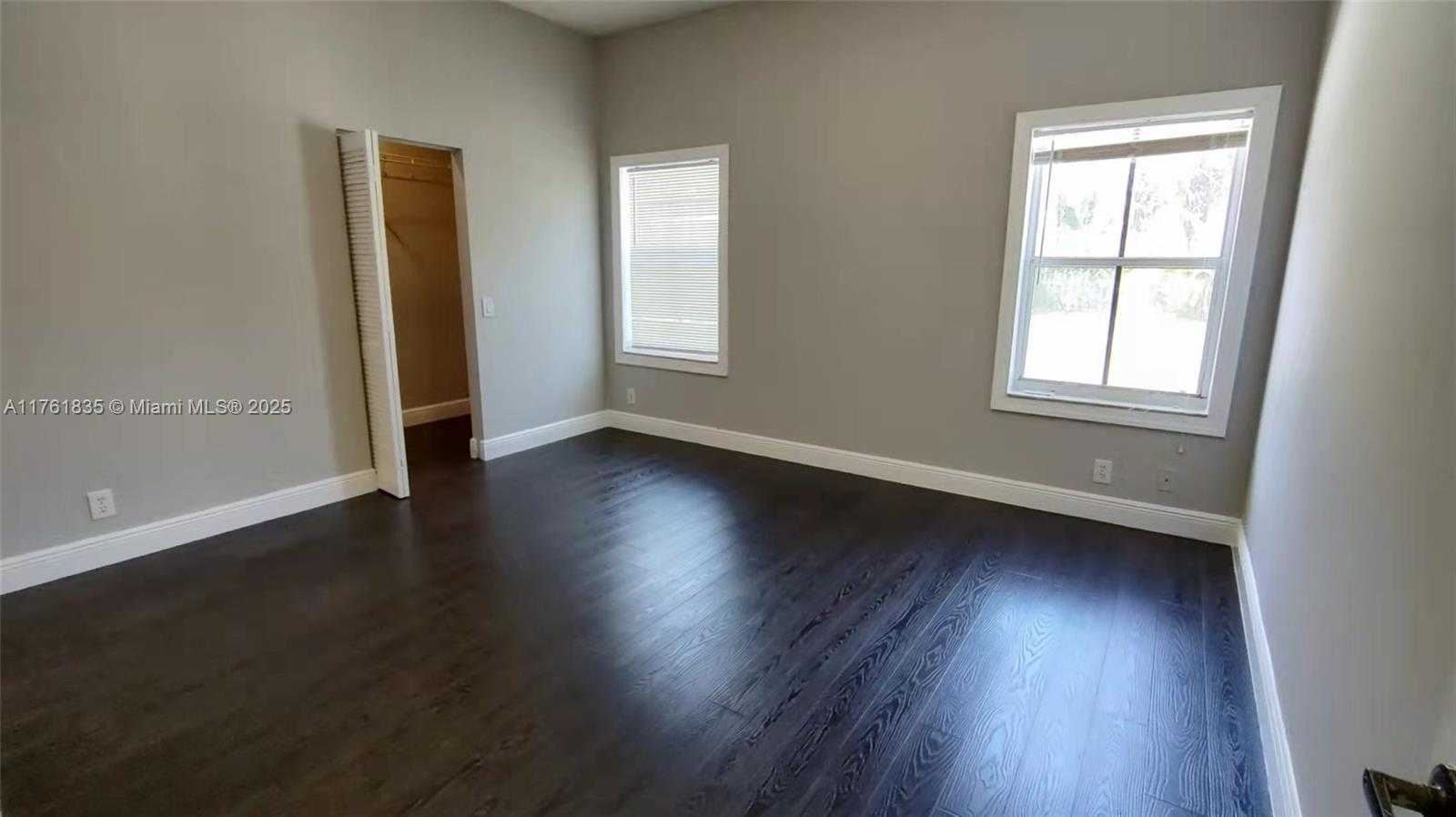 Small Image of 675 MAPLEWOOD CT, Weston Number 9