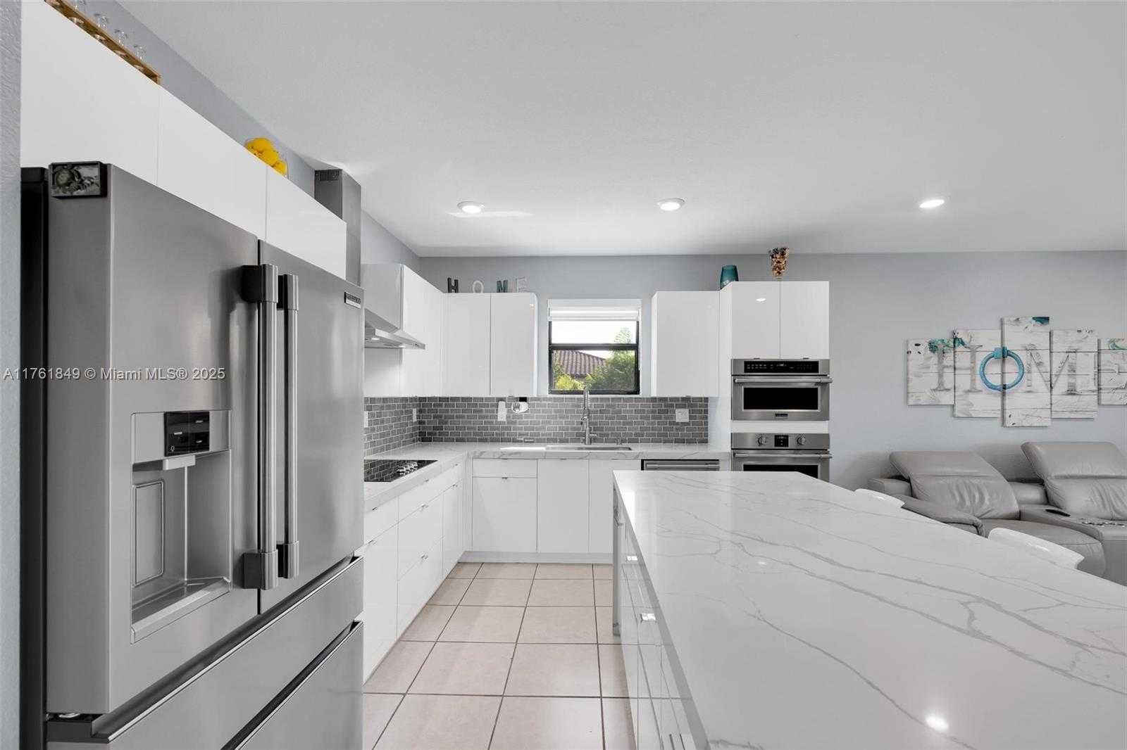 Small Image of 2594 SOUTH EAST 2ND ST, Homestead Number 14