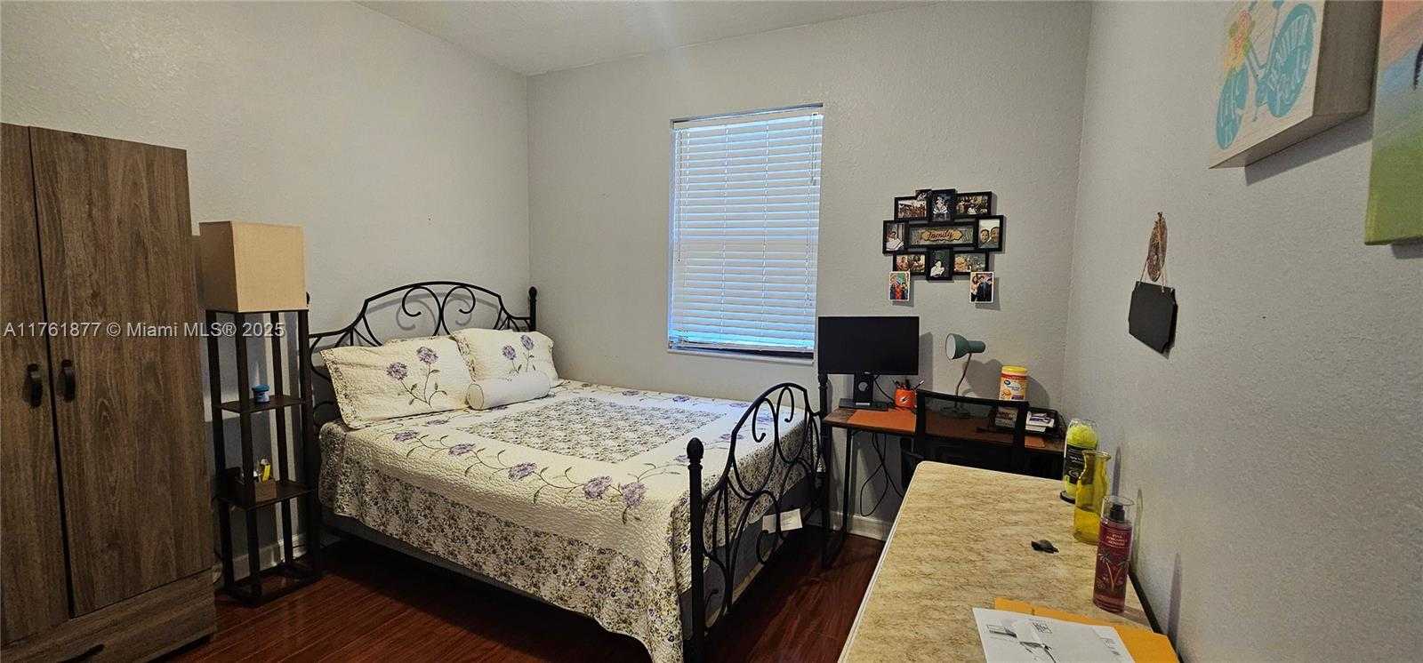 Small Image of Homestead Number 13