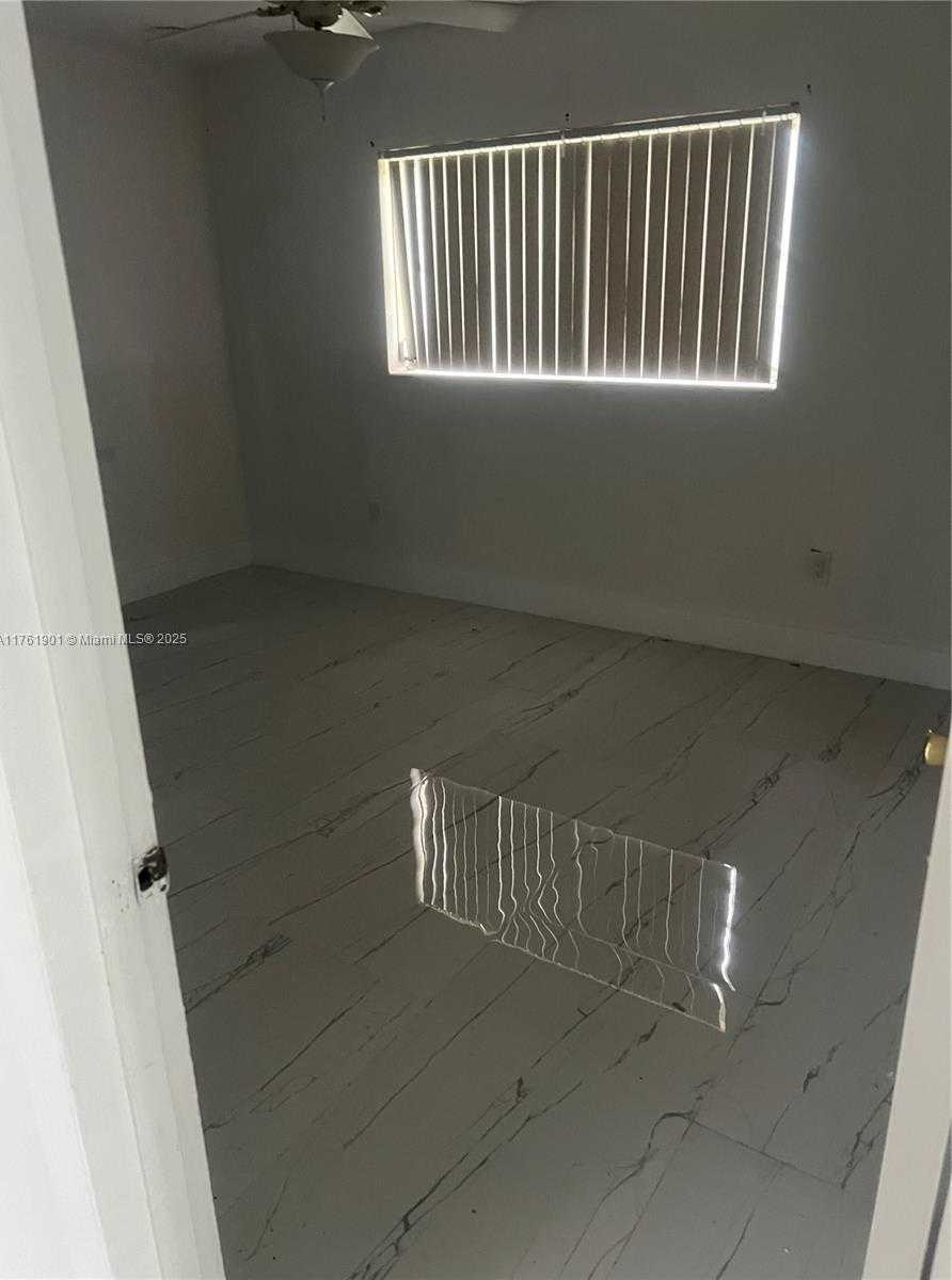 Small Image of 20 NORTH EAST 215TH ST, Miami Gardens Number 4