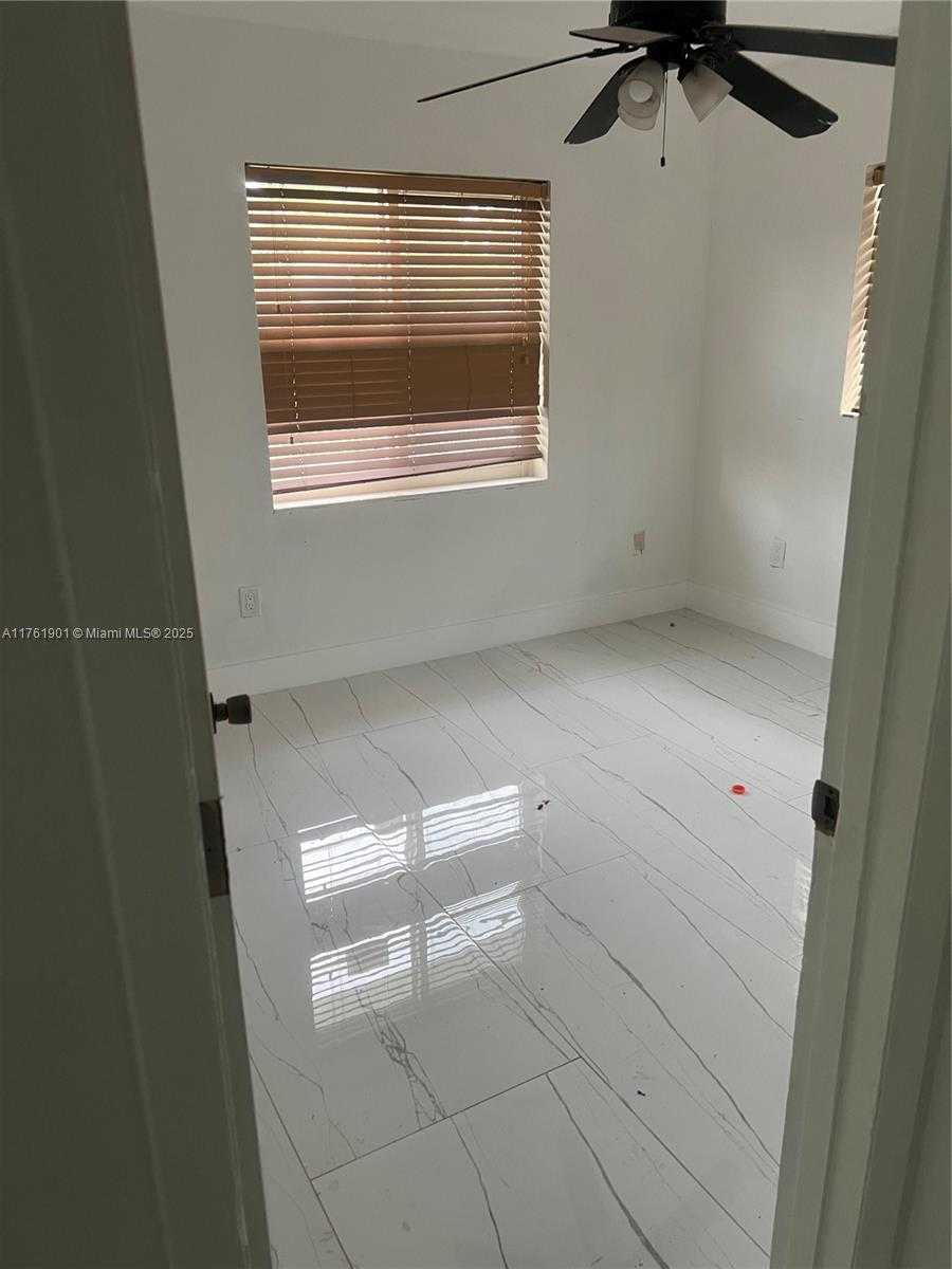 Small Image of 20 NORTH EAST 215TH ST, Miami Gardens Number 5