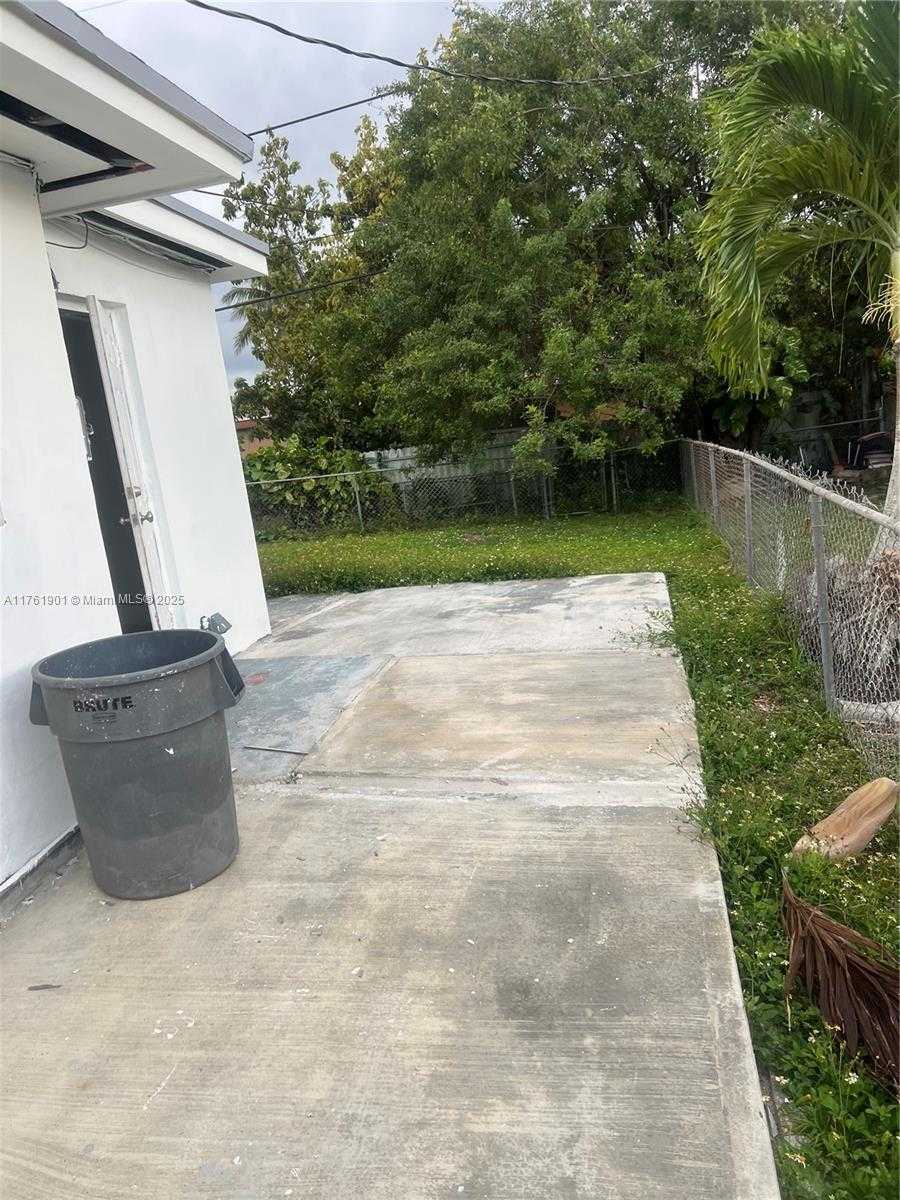 Small Image of 20 NORTH EAST 215TH ST, Miami Gardens Number 8