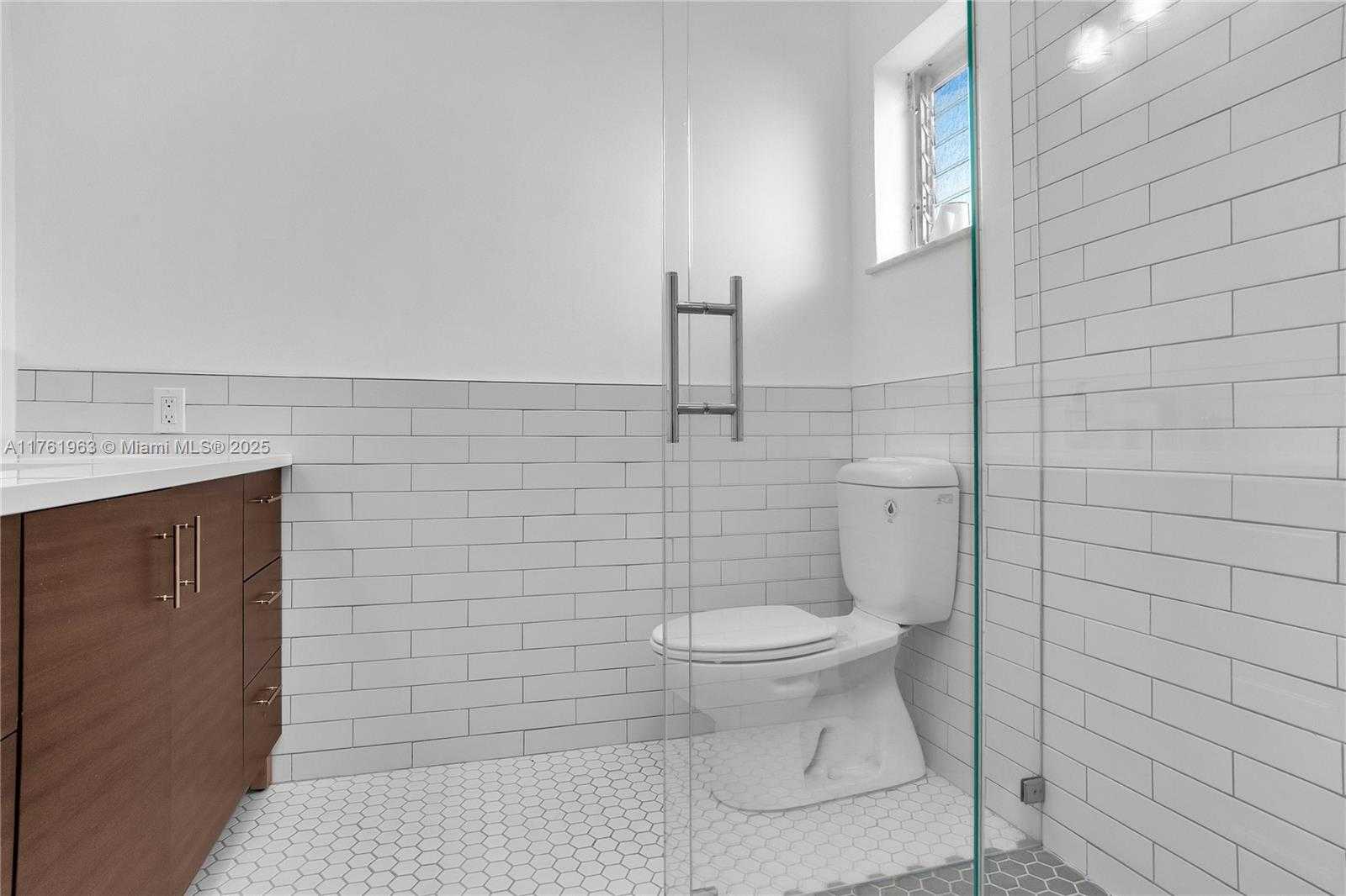 Small Image of 1235 TYLER ST, Hollywood Number 7