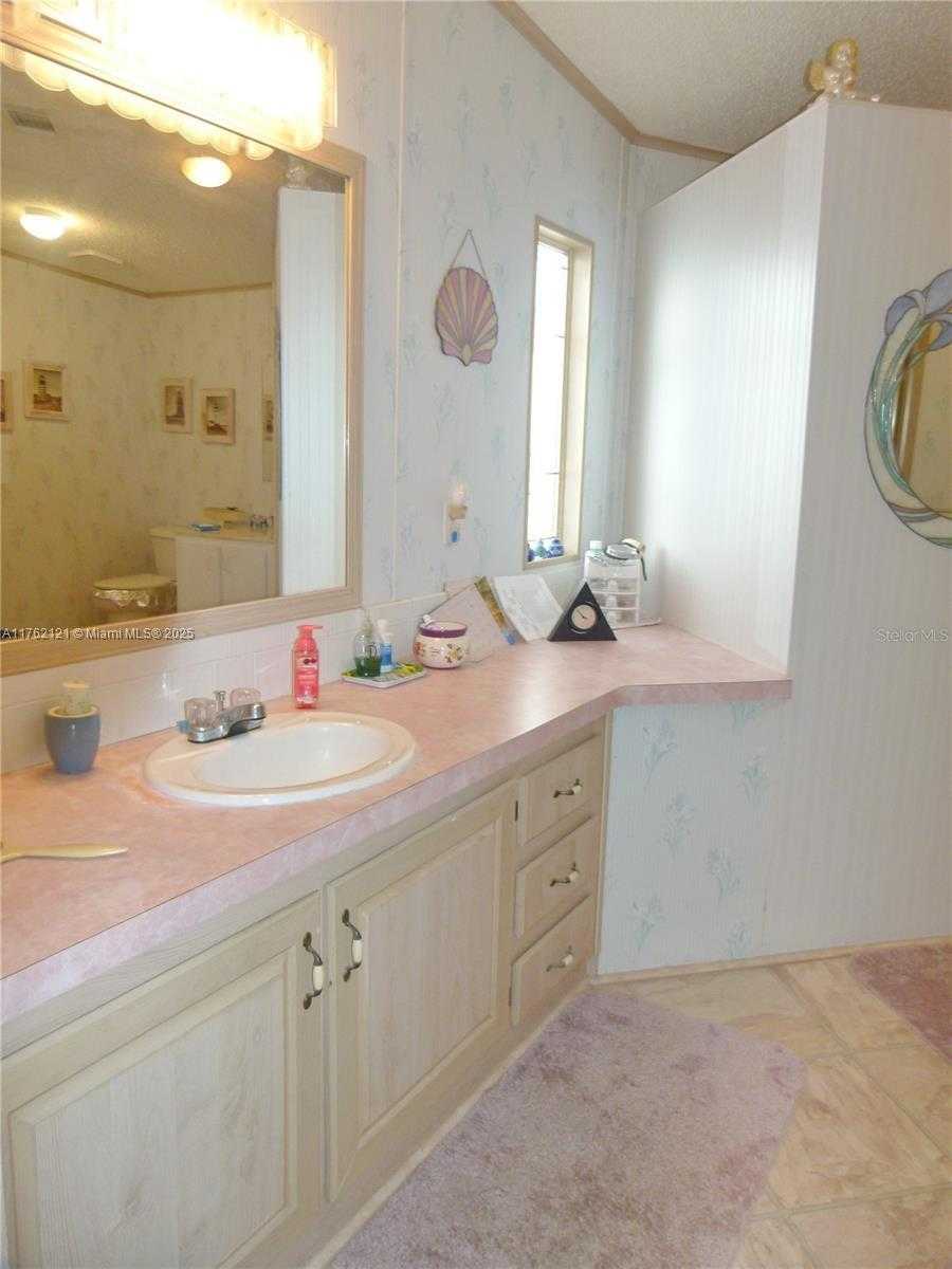 Small Image of 1704 SOUTH WEST 35TH CIRCLE, Okeechobee Number 21