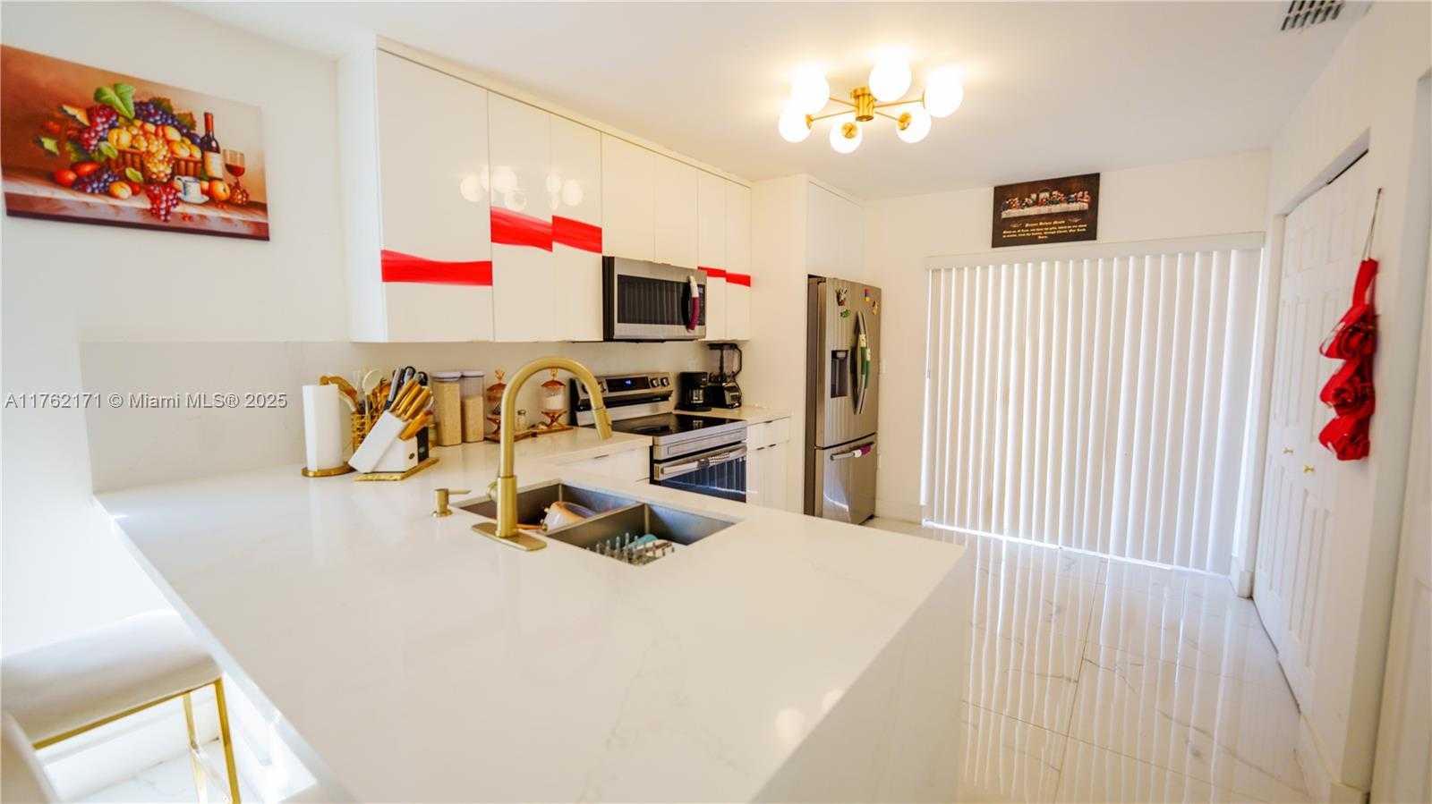 Small Image of 22226 SOUTH WEST 98TH PL, Cutler Bay Number 17