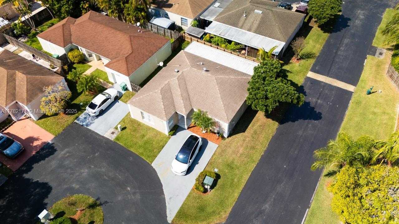 Small Image of 22226 SOUTH WEST 98TH PL, Cutler Bay Number 7