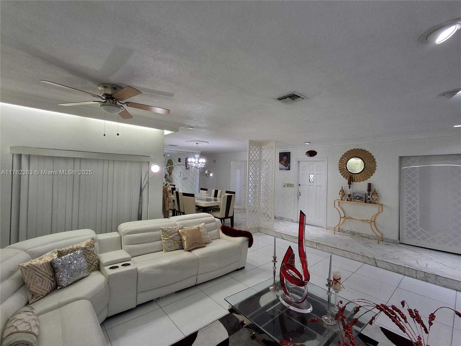 Small Image of 4511 QUEEN PALM LN, Tamarac Number 10