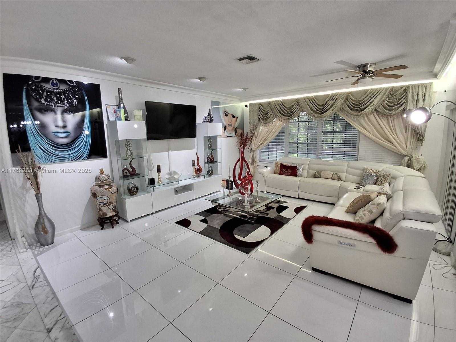 Small Image of 4511 QUEEN PALM LN, Tamarac Number 9