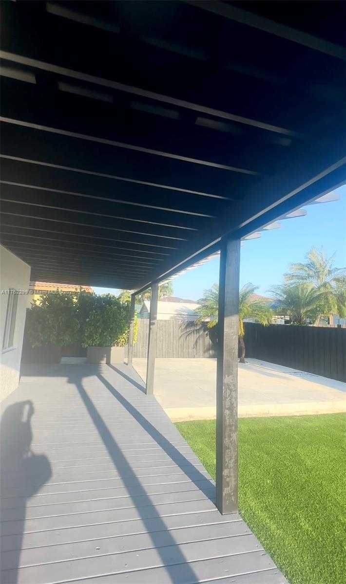 Small Image of 15684 SOUTH WEST 9TH TER, Miami Number 25