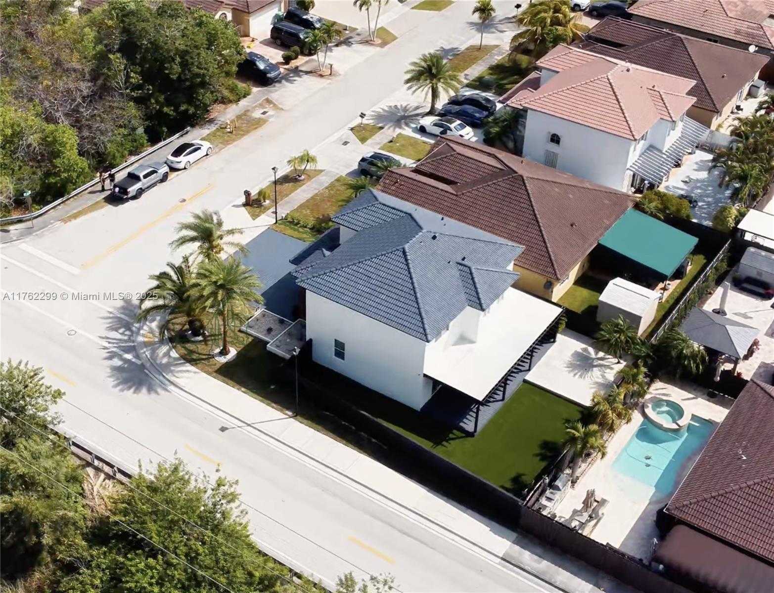 Small Image of 15684 SOUTH WEST 9TH TER, Miami Number 4