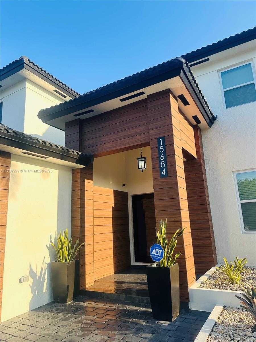 Small Image of 15684 SOUTH WEST 9TH TER, Miami Number 5
