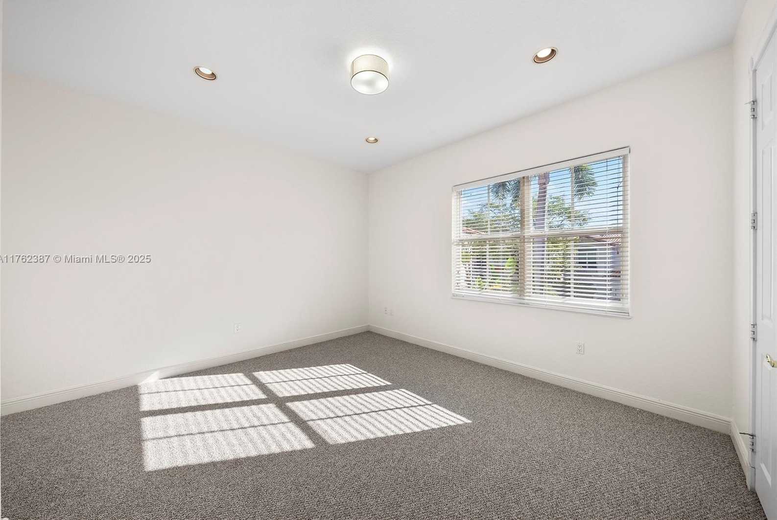 Small Image of 1500 SHORELINE WAY, Hollywood Number 28