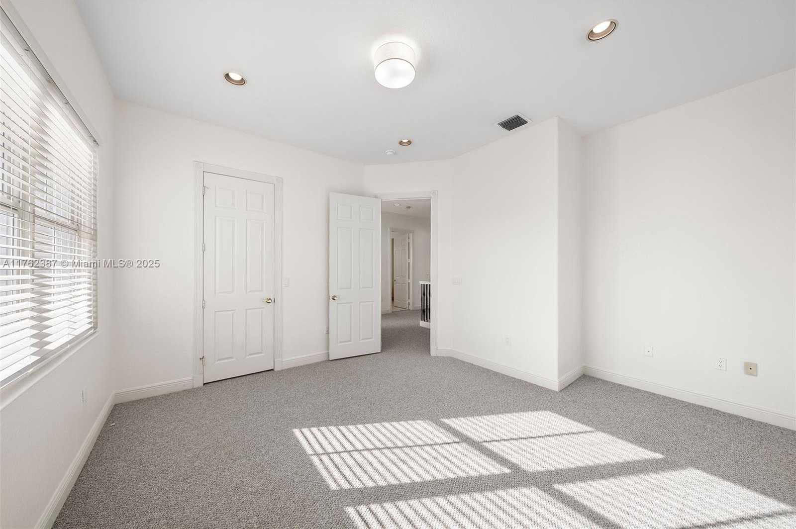 Small Image of 1500 SHORELINE WAY, Hollywood Number 29