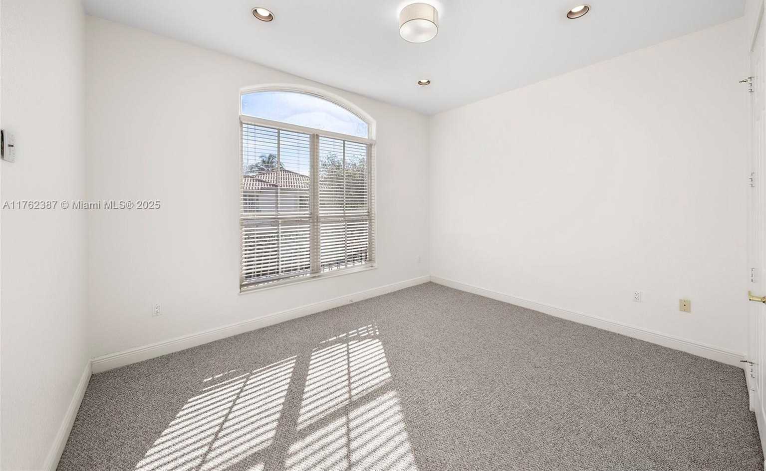 Small Image of 1500 SHORELINE WAY, Hollywood Number 30