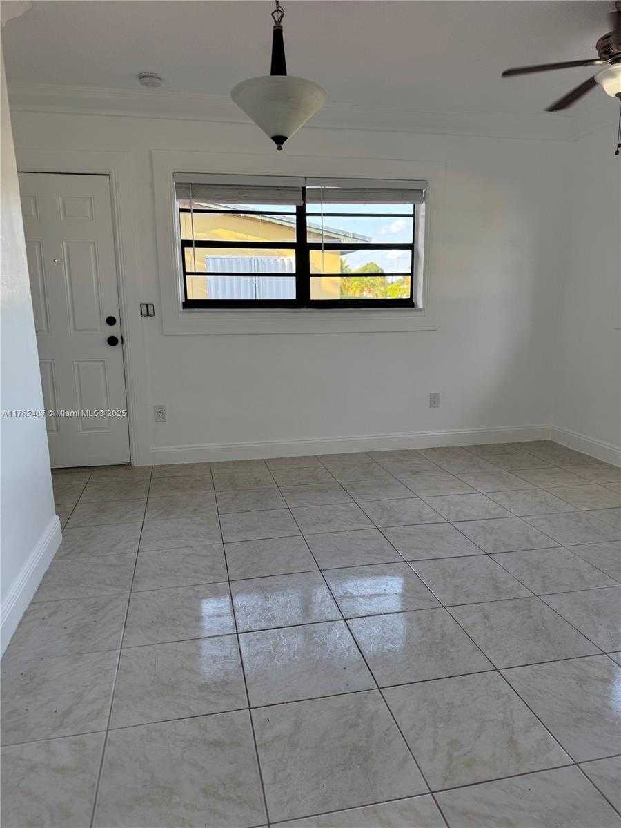 Small Image of 18600 NORTH WEST 42ND PL, Miami Gardens Number 10