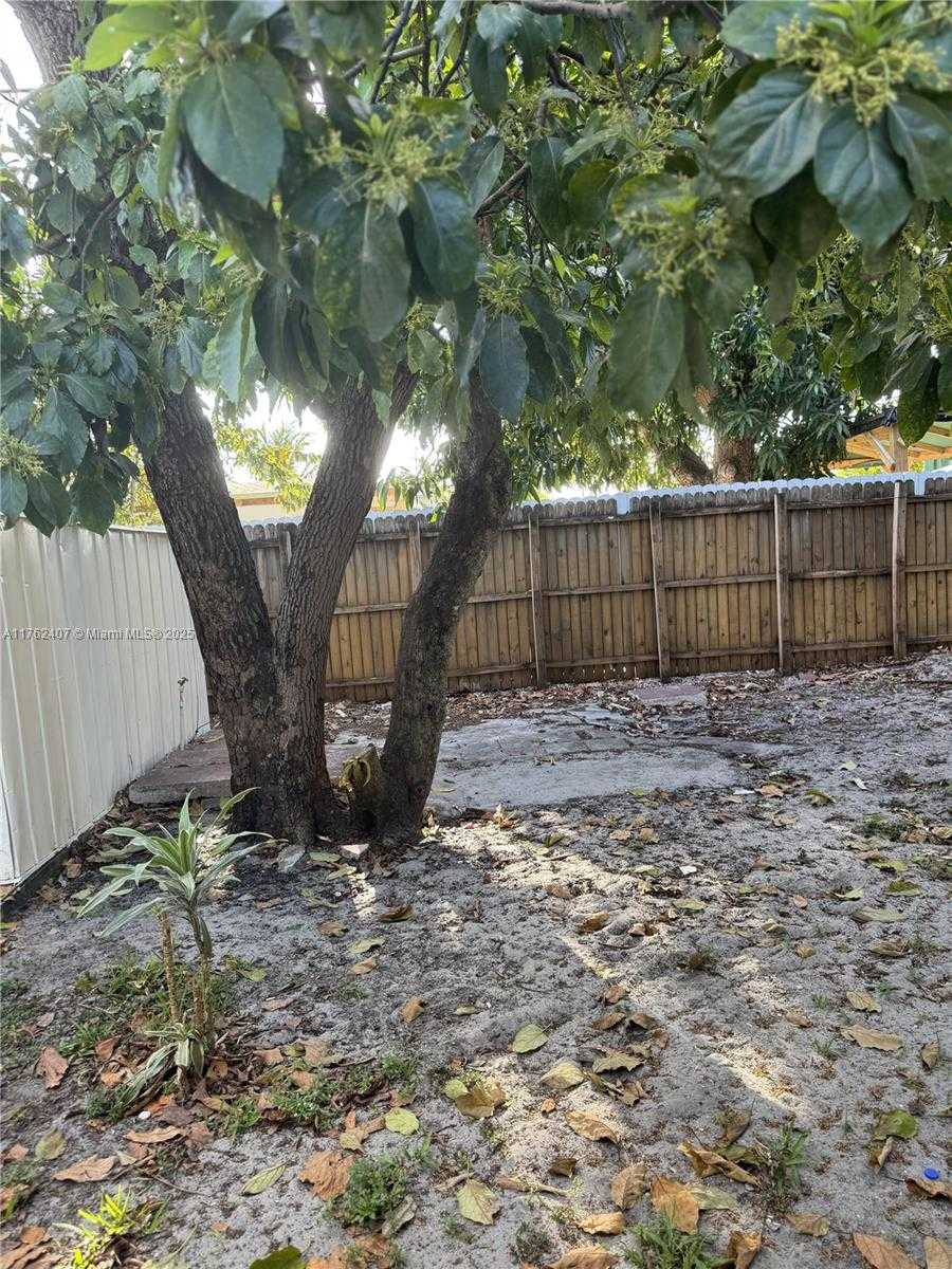 Small Image of 18600 NORTH WEST 42ND PL, Miami Gardens Number 19