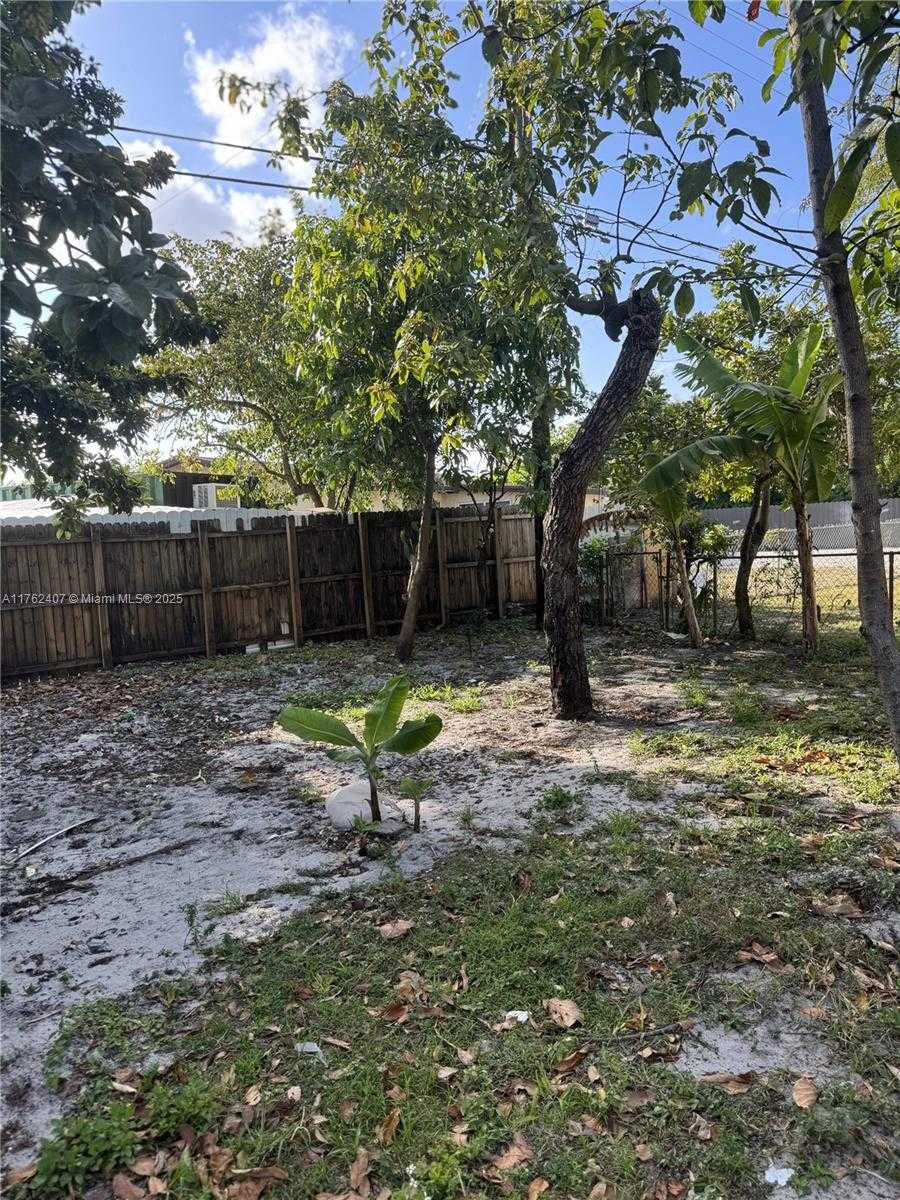 Small Image of 18600 NORTH WEST 42ND PL, Miami Gardens Number 22