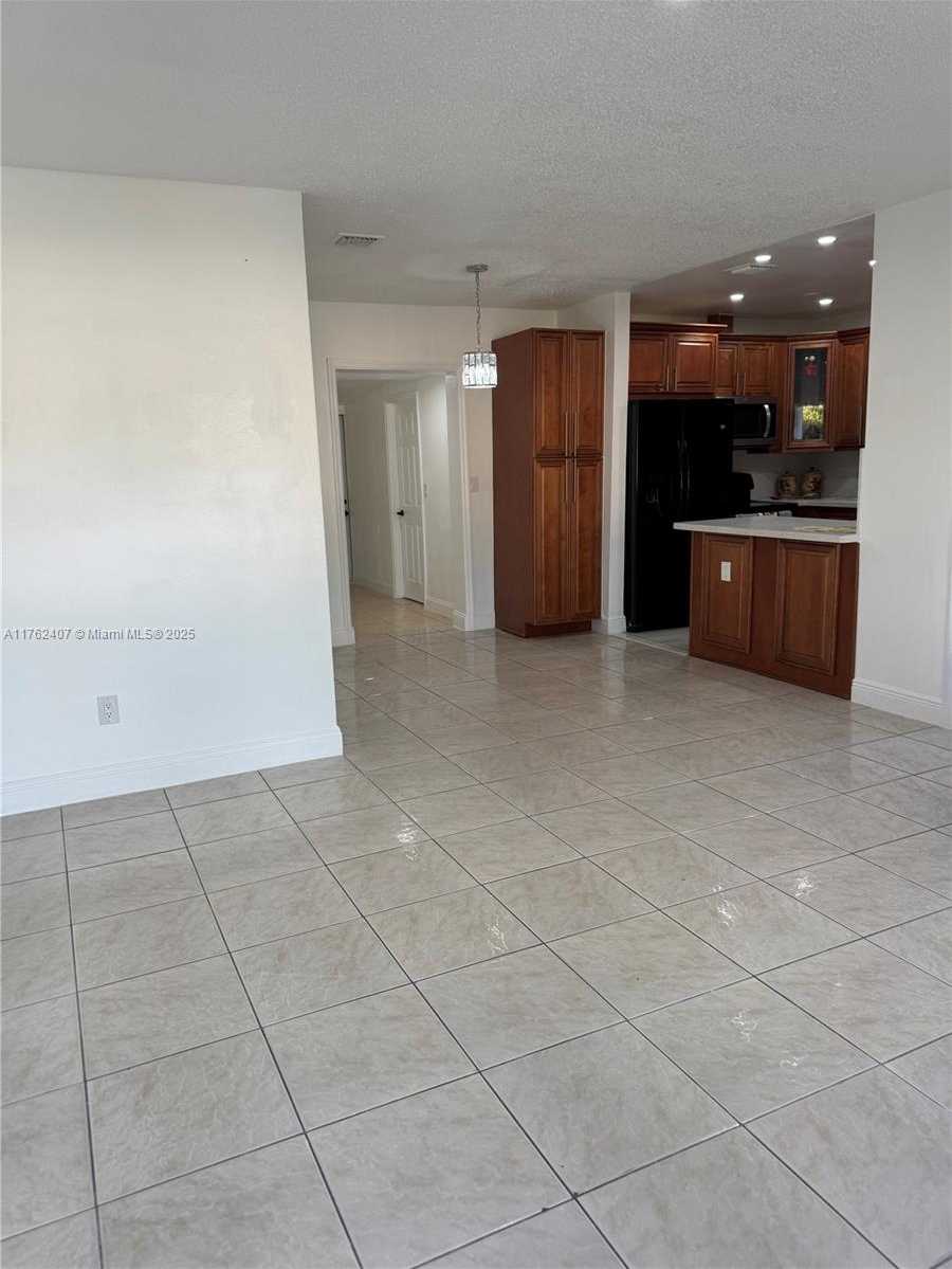 Small Image of 18600 NORTH WEST 42ND PL, Miami Gardens Number 3