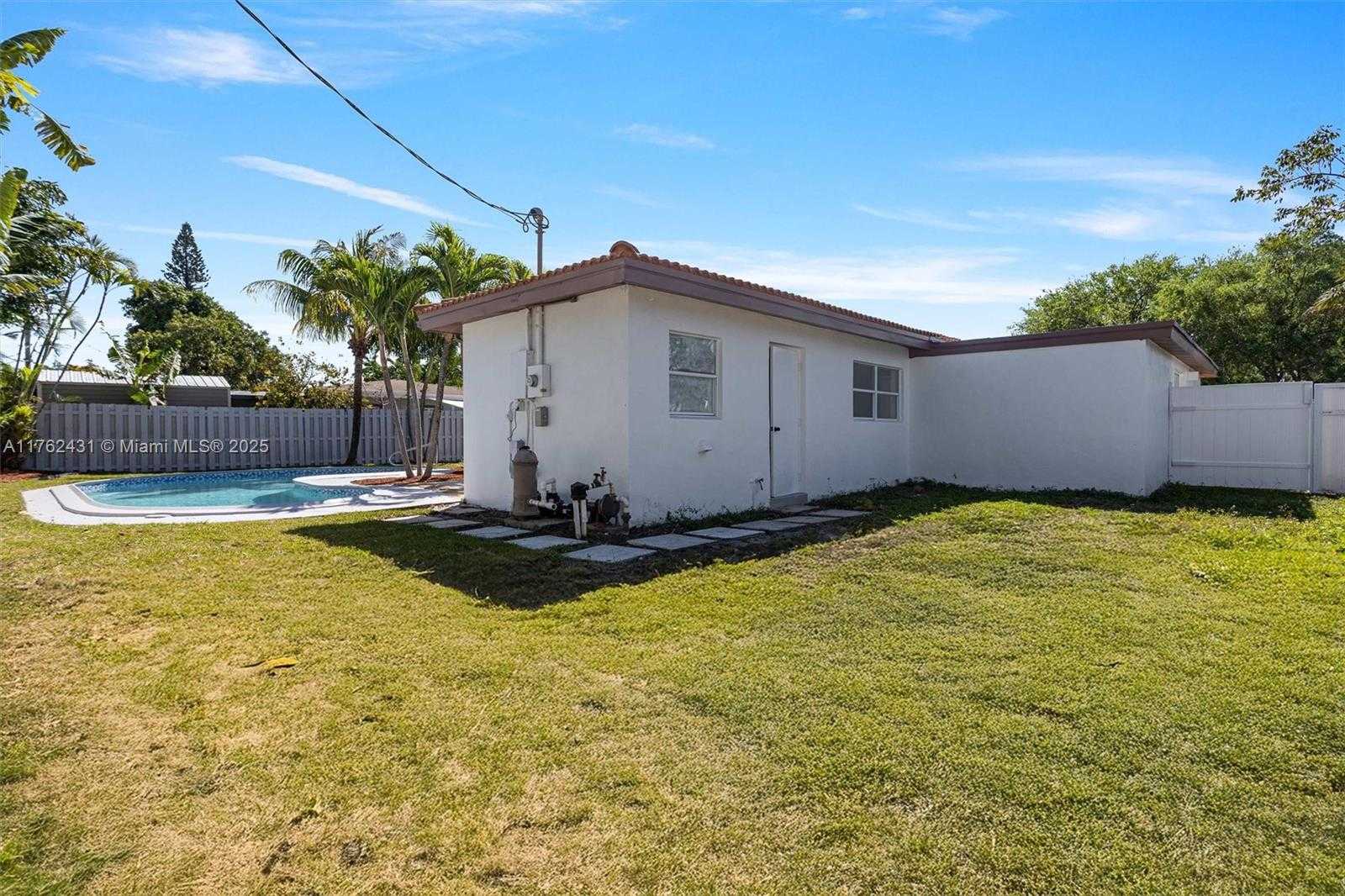 Small Image of 1401 NORTH WEST 45TH ST, Fort Lauderdale Number 4