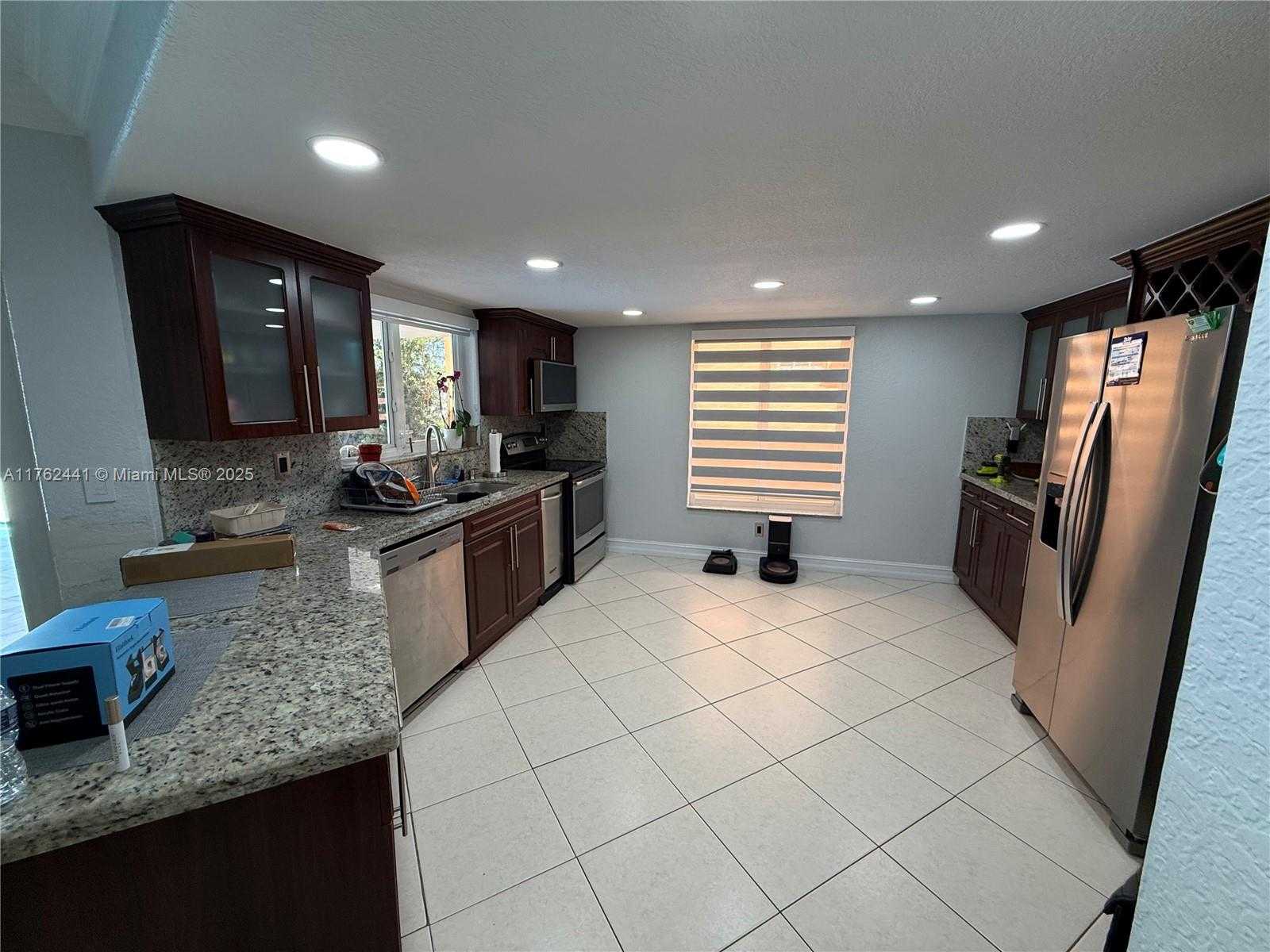 Small Image of 8771 NORTH WEST 153RD TER, Miami Lakes Number 6