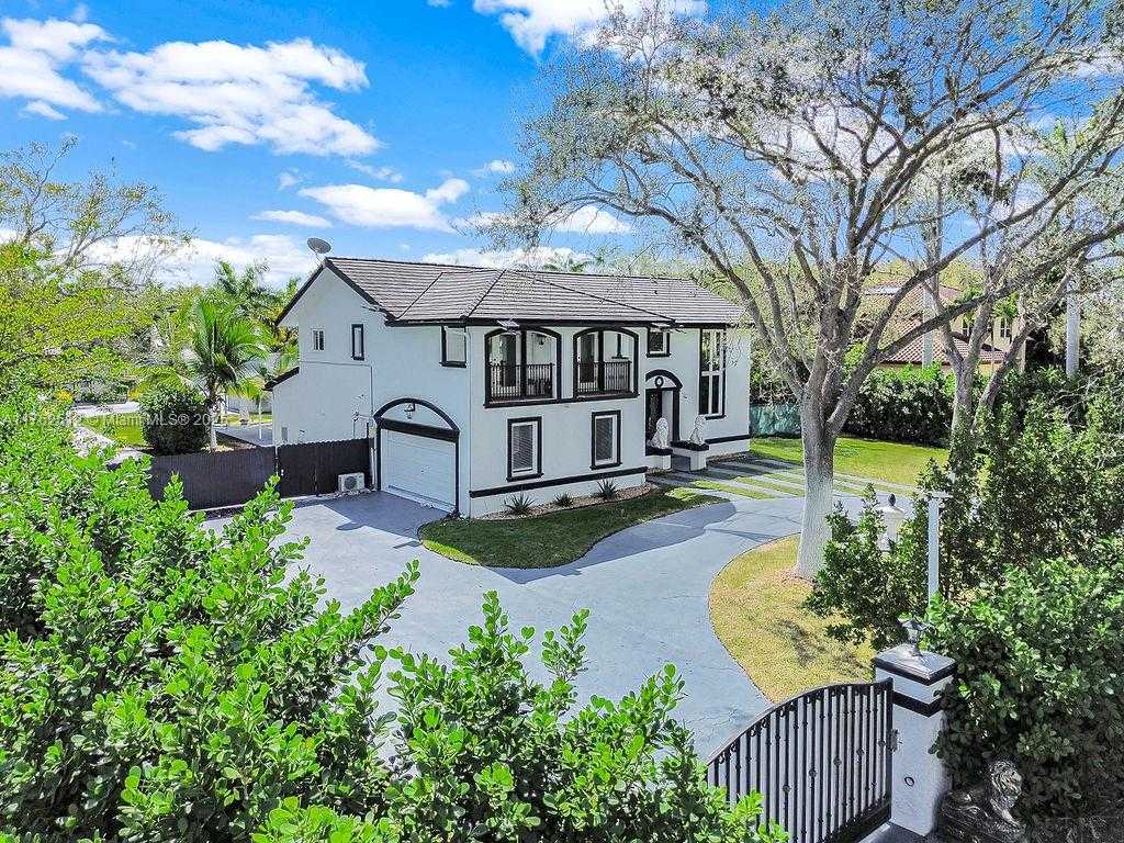 Small Image of 7830 SOUTH WEST 120TH ST, Pinecrest Number 2