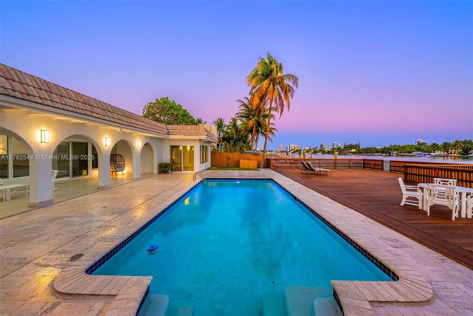 Small Image of 1690 DAYTONIA RD, Miami Beach Number 32